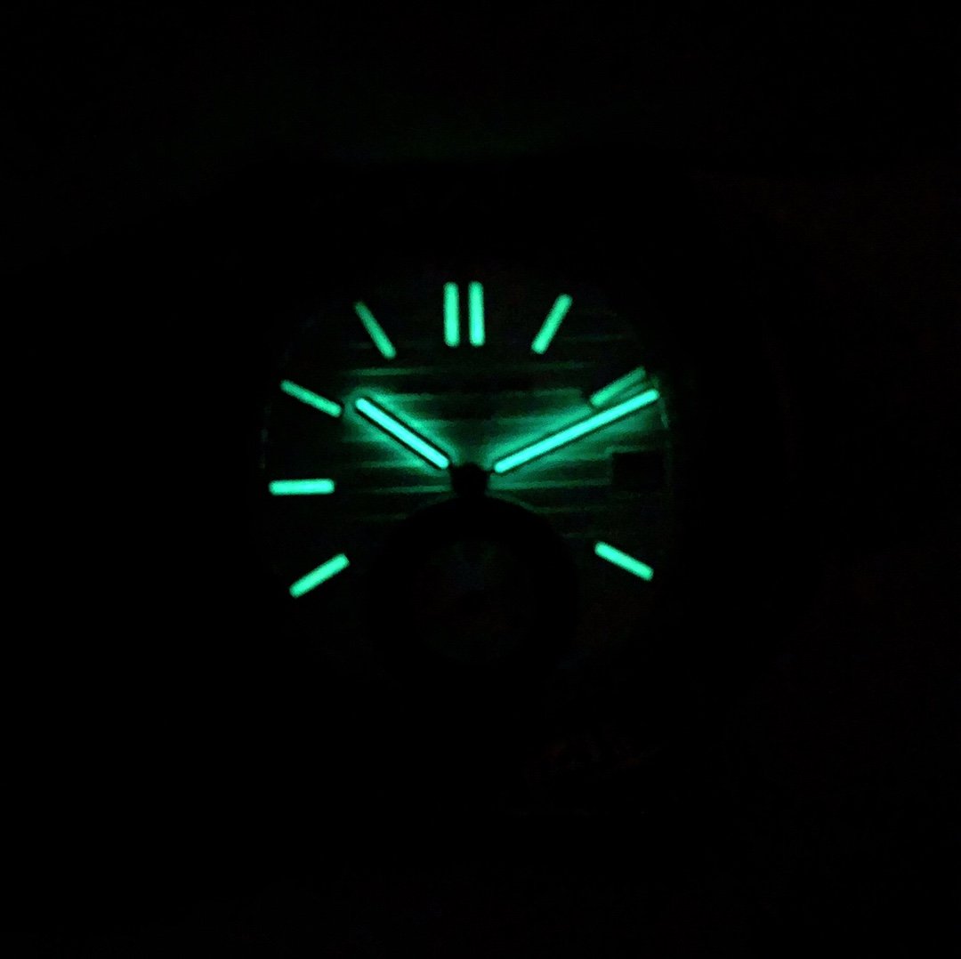 PATEK NAUTILUS SECONDTIME GOLD HAND ENGRAVED