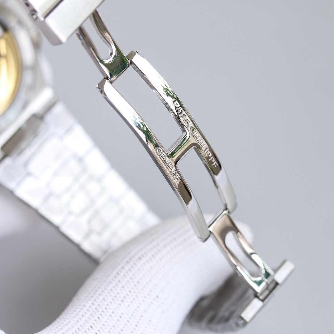 PATEK NAUTILUS 5711 STEEL CASE WHITE DIAL LEATHER