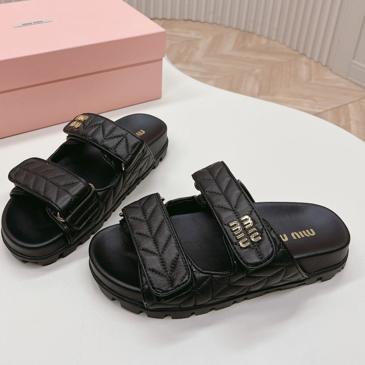 Miumiu Sandal Black Sheepskin 133357