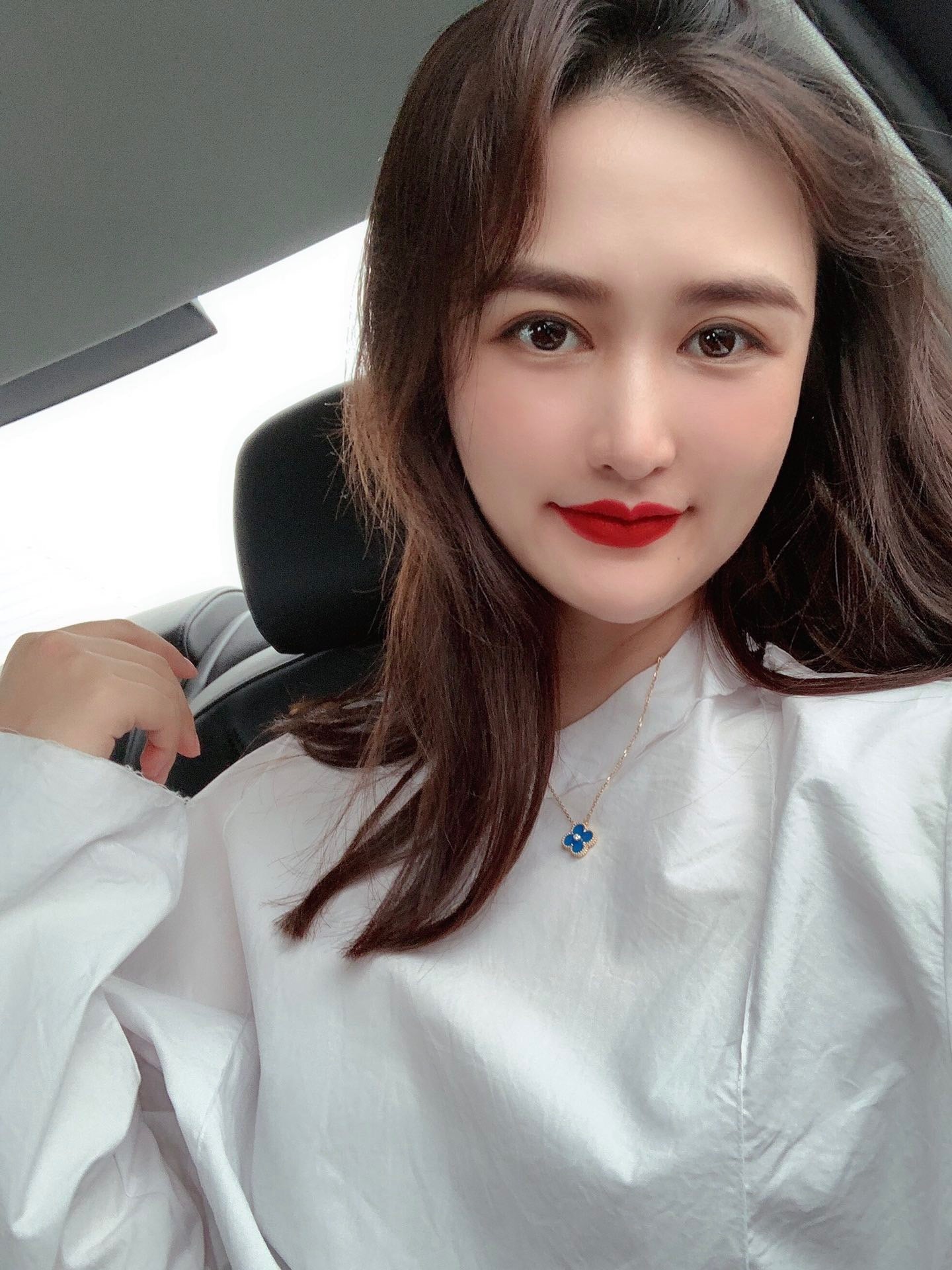 VCA Clover Vintage Agate Blue 1 Diamond Necklace Gold