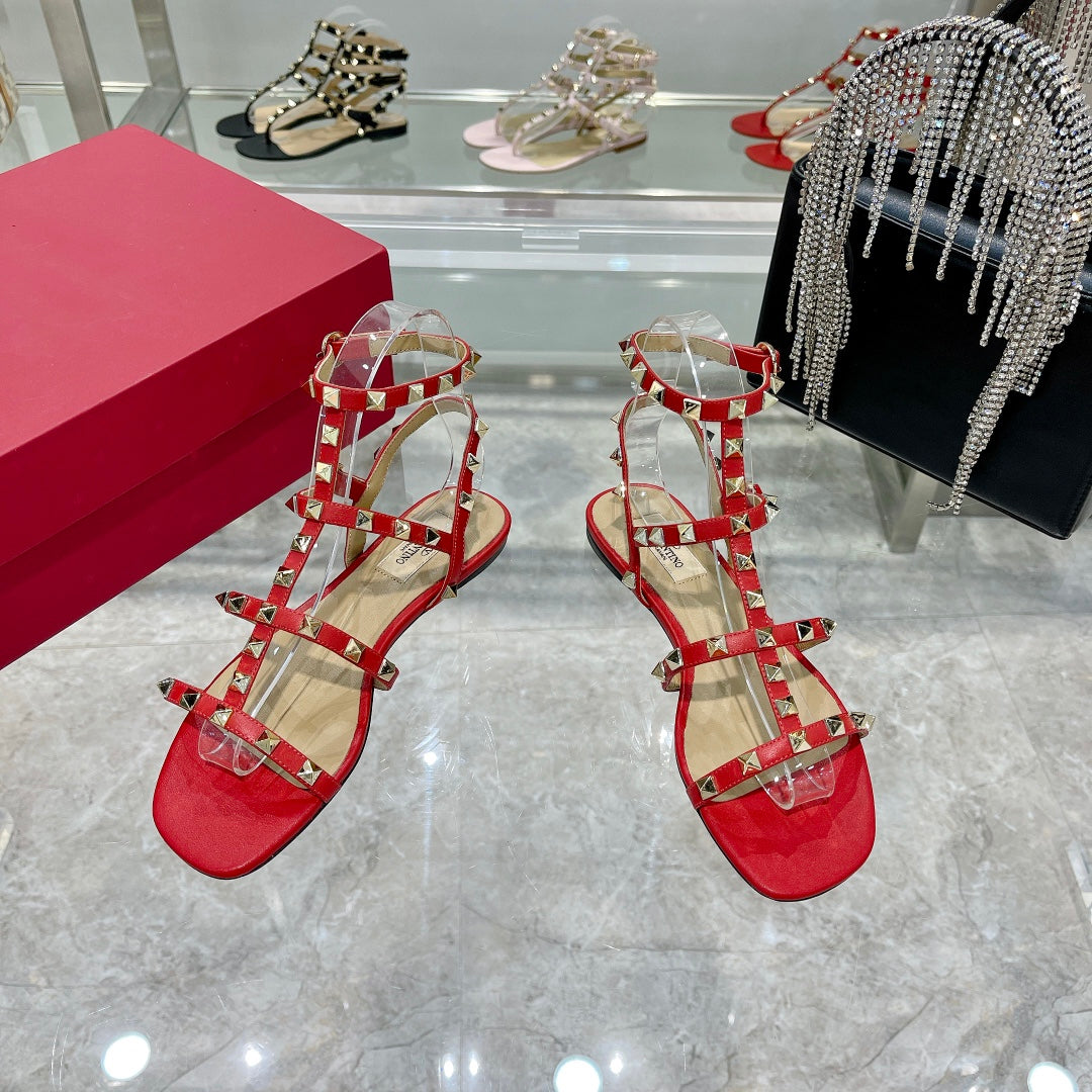 ROCKSTUD SANDAL WITH STRAPS IN CHERRY RED CALFSKIN