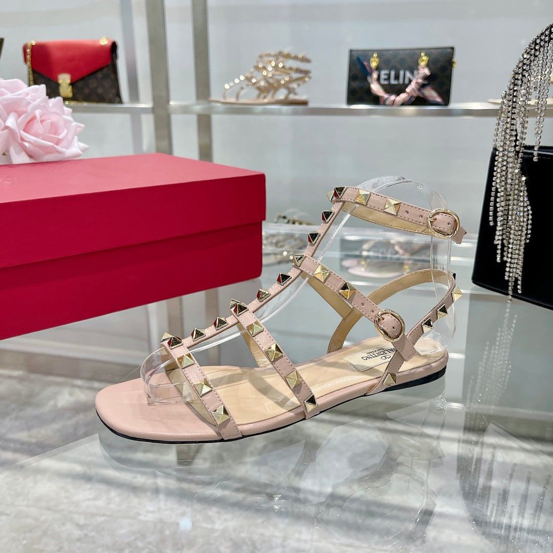 ROCKSTUD SANDAL WITH STRAPS IN LIGHT PINK CALFSKIN