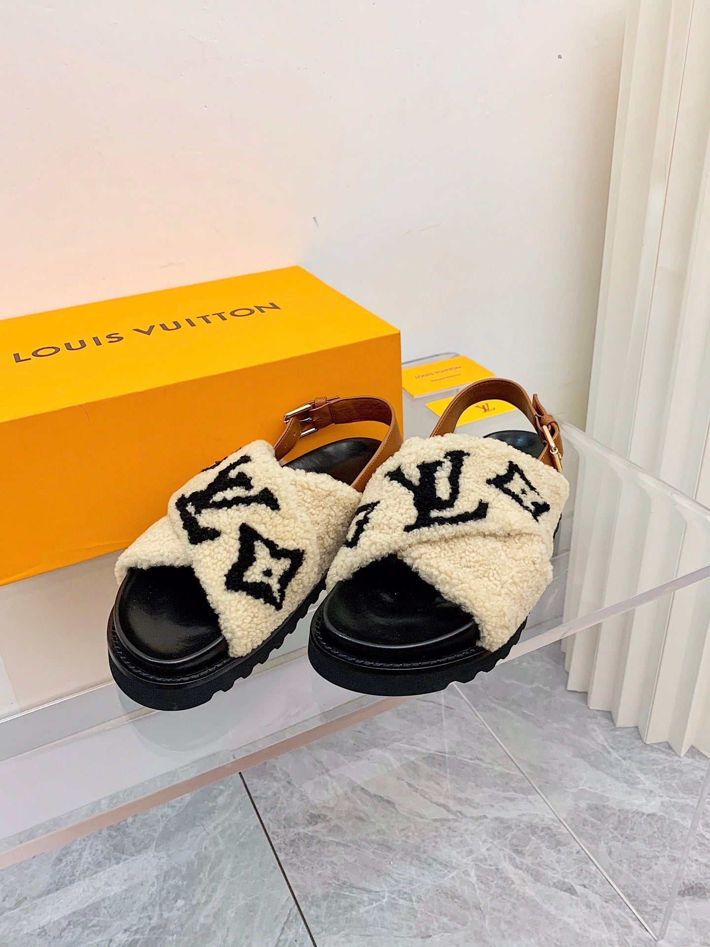 LV Paseo Flat Comfort Sandal Beige Black Fleece