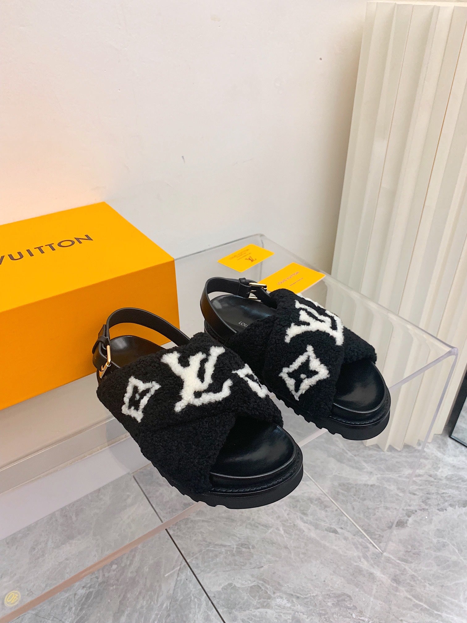 LV Paseo Flat Comfort Sandal Black White Fleece