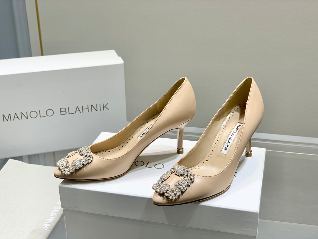 Manolo Snowflake Buckle Pumps Beige Cowhide 204509