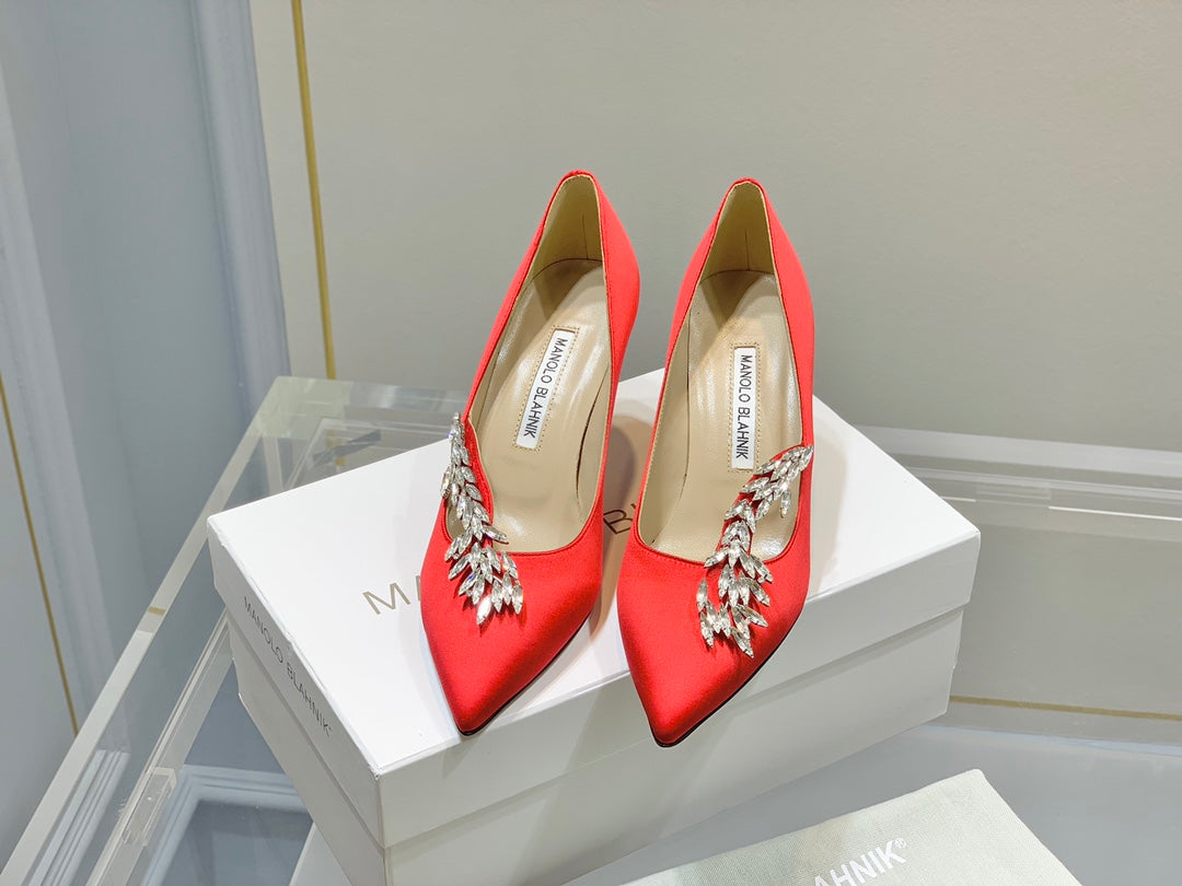 Manolo Wheat Ear Rhinestone High Heels Pumps Red Silk Fabric 327448