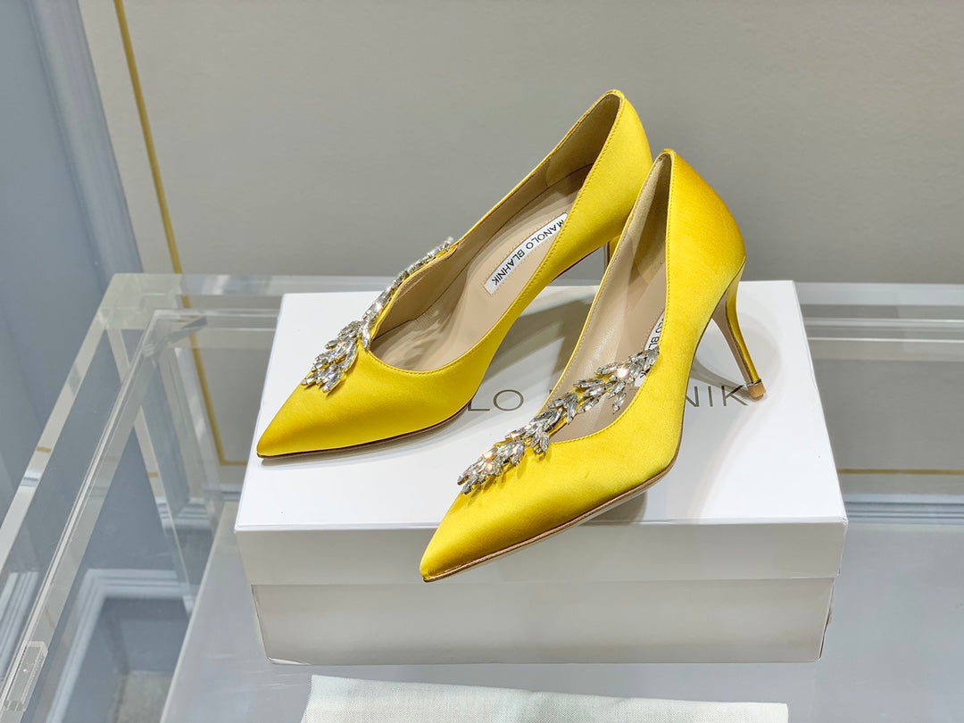 Manolo Wheat Ear Rhinestone High Heels Pumps Yellow Silk Fabric 327450