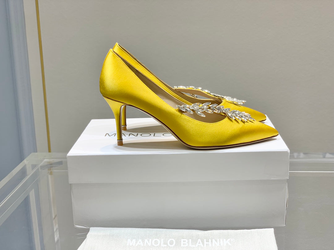 Manolo Wheat Ear Rhinestone High Heels Pumps Yellow Silk Fabric 327450