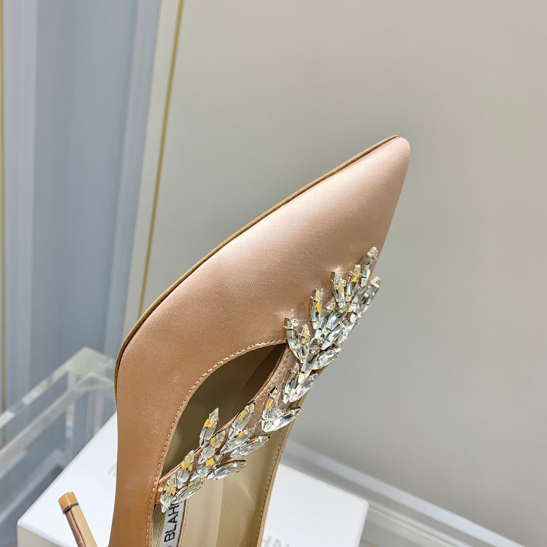 Manolo Wheat Ear Rhinestone High Heels Pumps Pink Nude Silk Fabric 327451