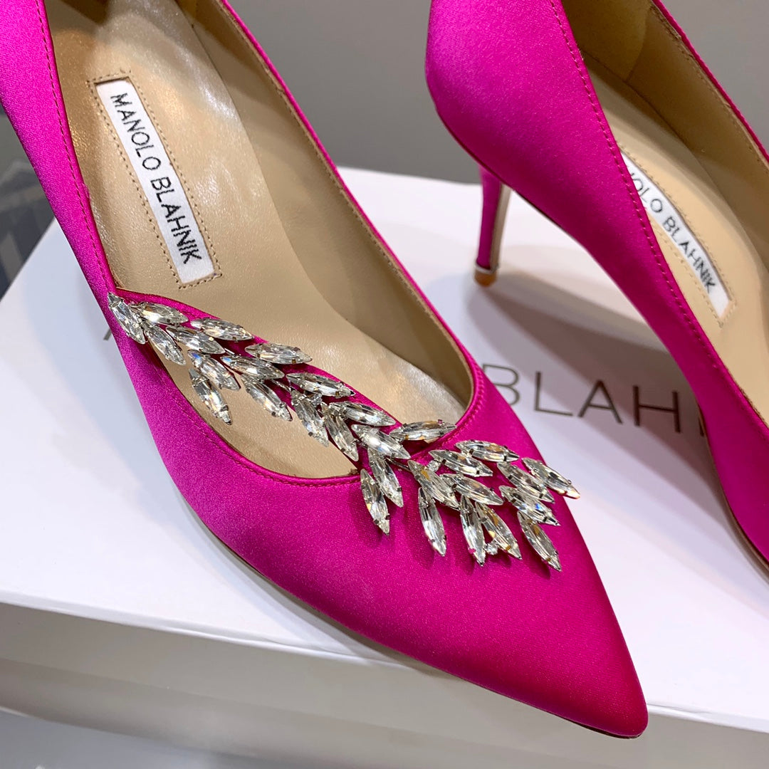 Manolo Wheat Ear Rhinestone High Heels Pumps Dark Pink Silk Fabric 327452