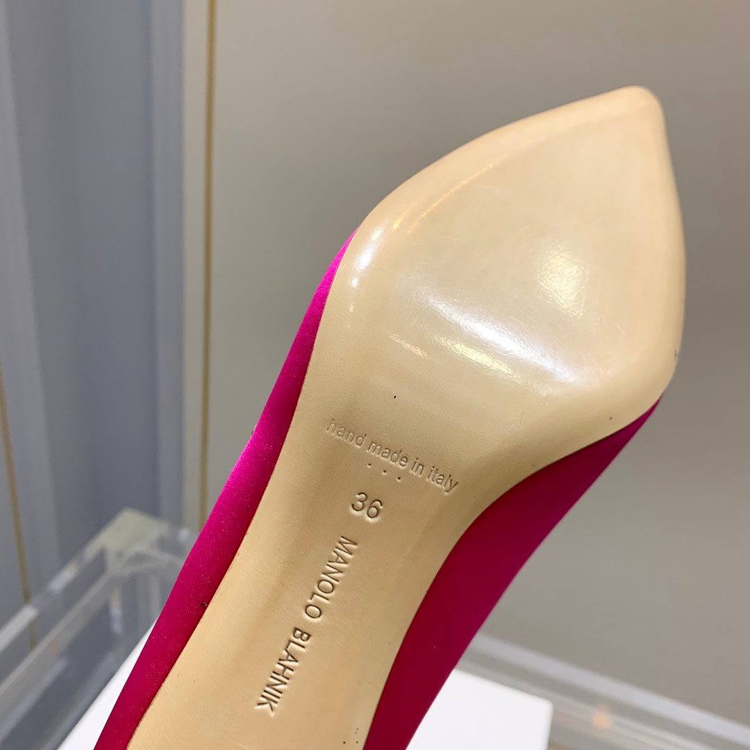 Manolo Wheat Ear Rhinestone High Heels Pumps Dark Pink Silk Fabric 327452