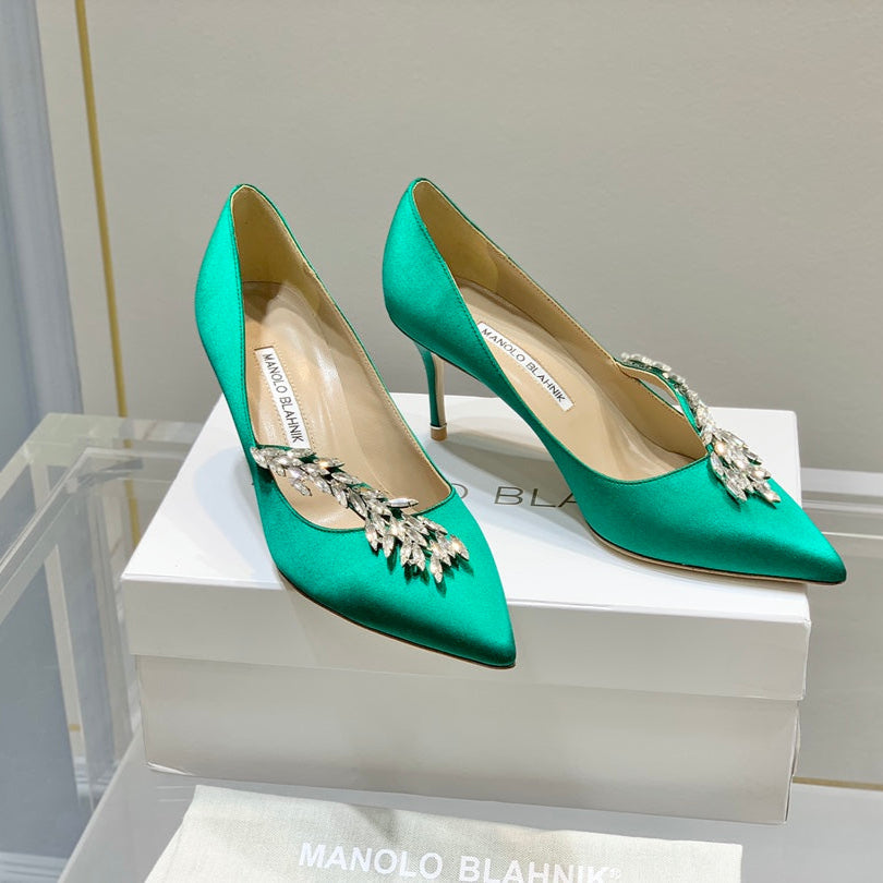 Manolo Wheat Ear Rhinestone Pumps Green Silk Fabric 327454