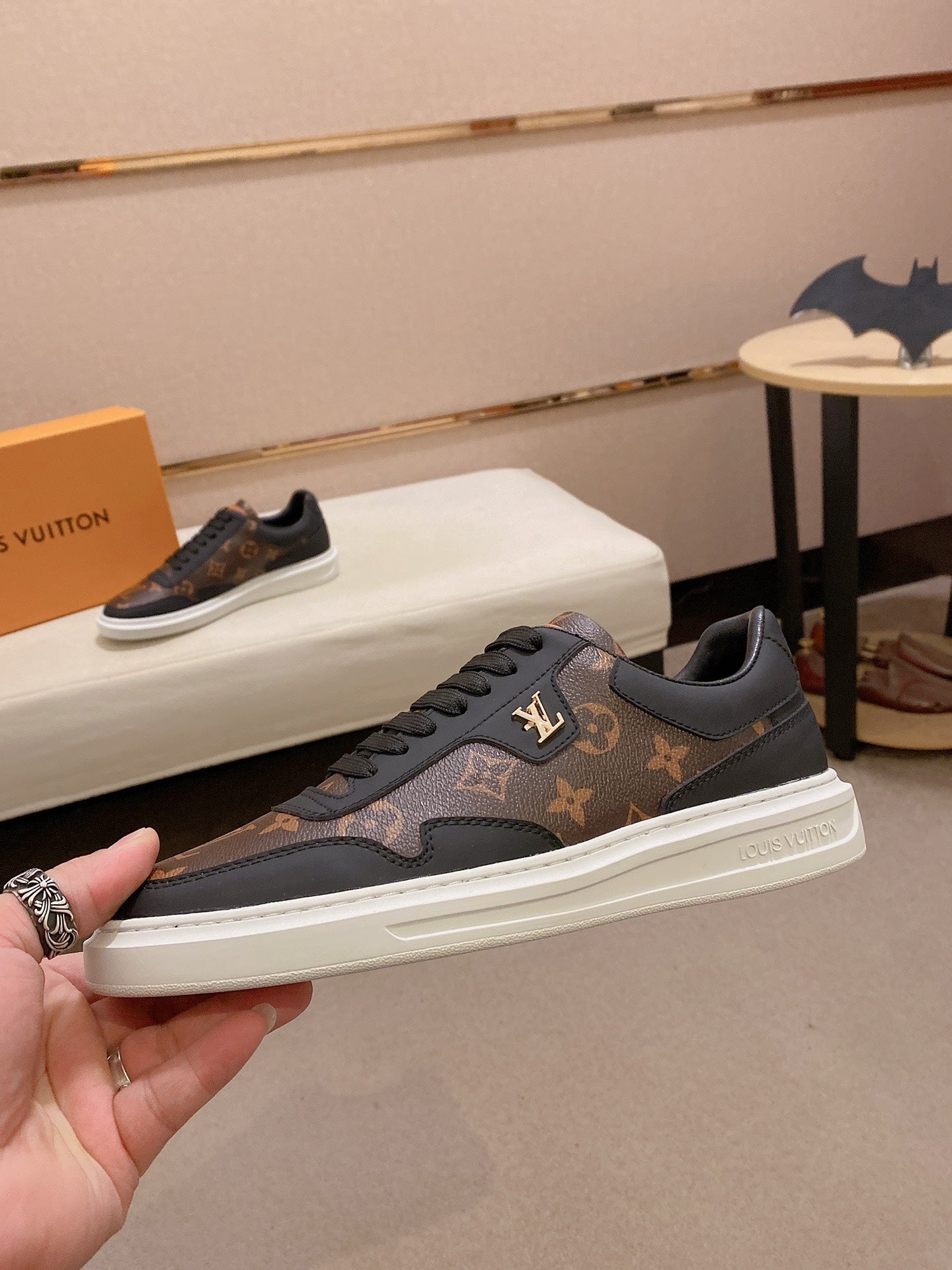 LV TRAINER IN BLACK MIX CHOCOLATE BROWN CALFSKIN