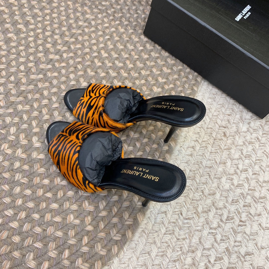 LA 16 HEELED MULES IN TIGER PATTERN RABBIT FUR