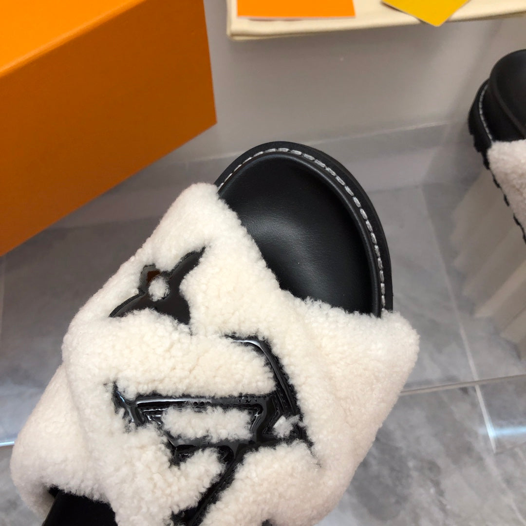 LV Paseo Flat Comfort Mule White Black Fleece