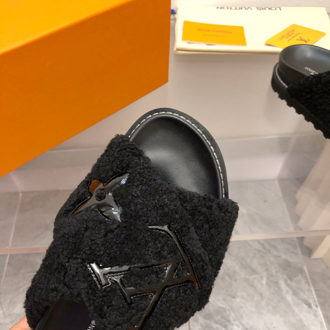 LV Paseo Flat Comfort Mule Black Fleece