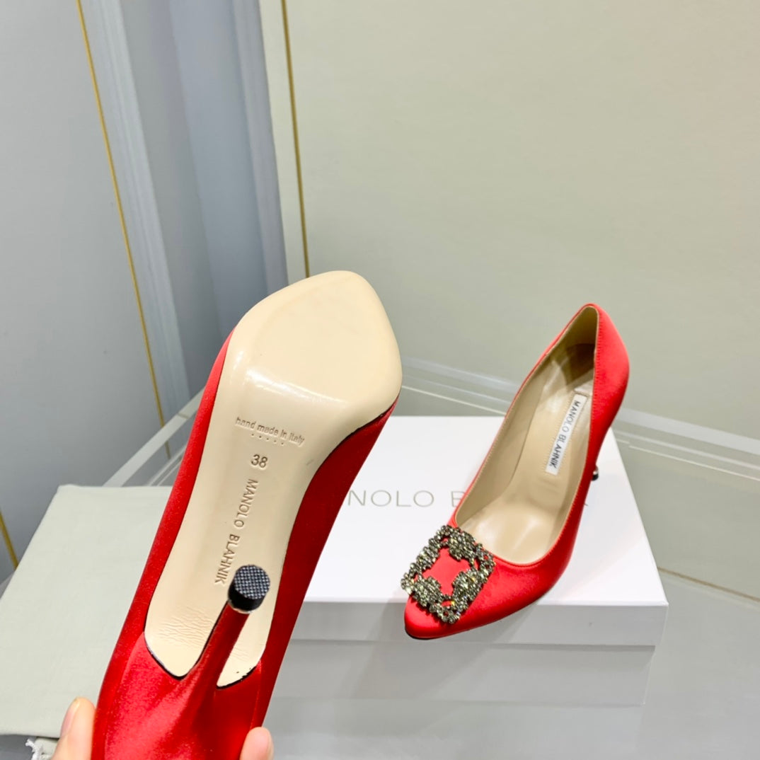 Manolo Diamond Buckle Pumps 10cm Red Silk 574251