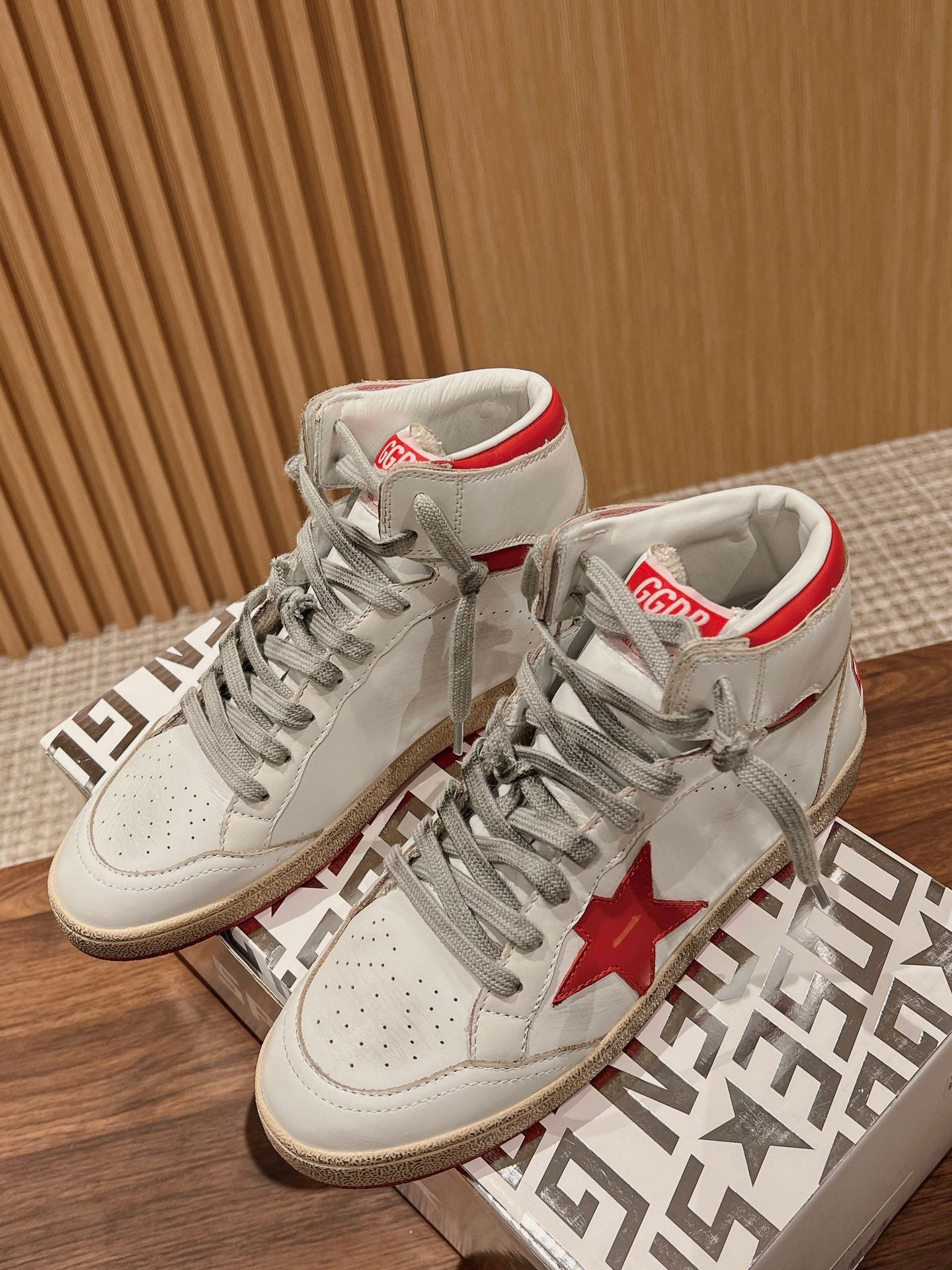 Golden Goose 2025 High-Top Sneaker White Red Cowhide 170578