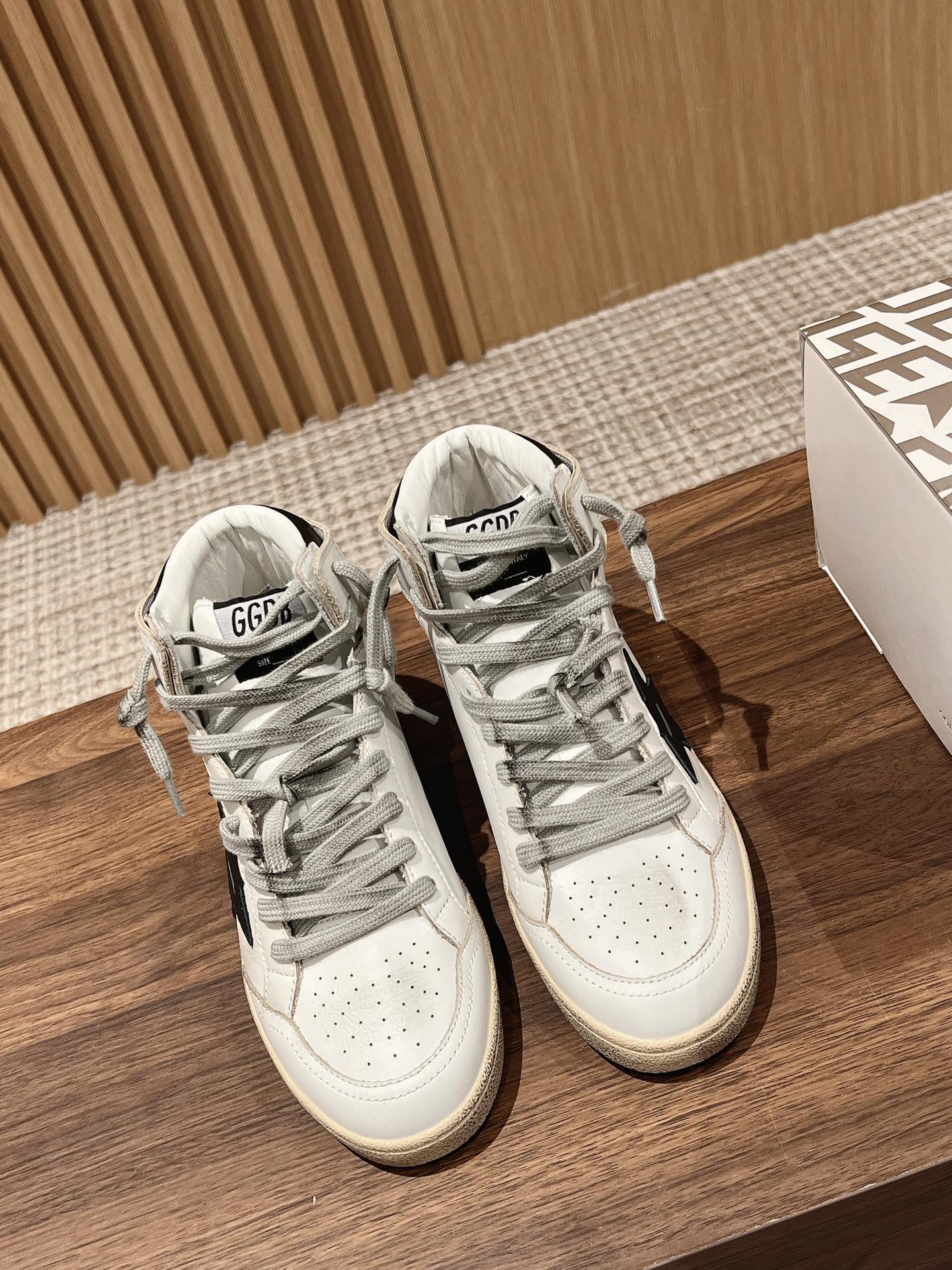 Golden Goose 2025 High-Top Sneaker White Black Cowhide 170577