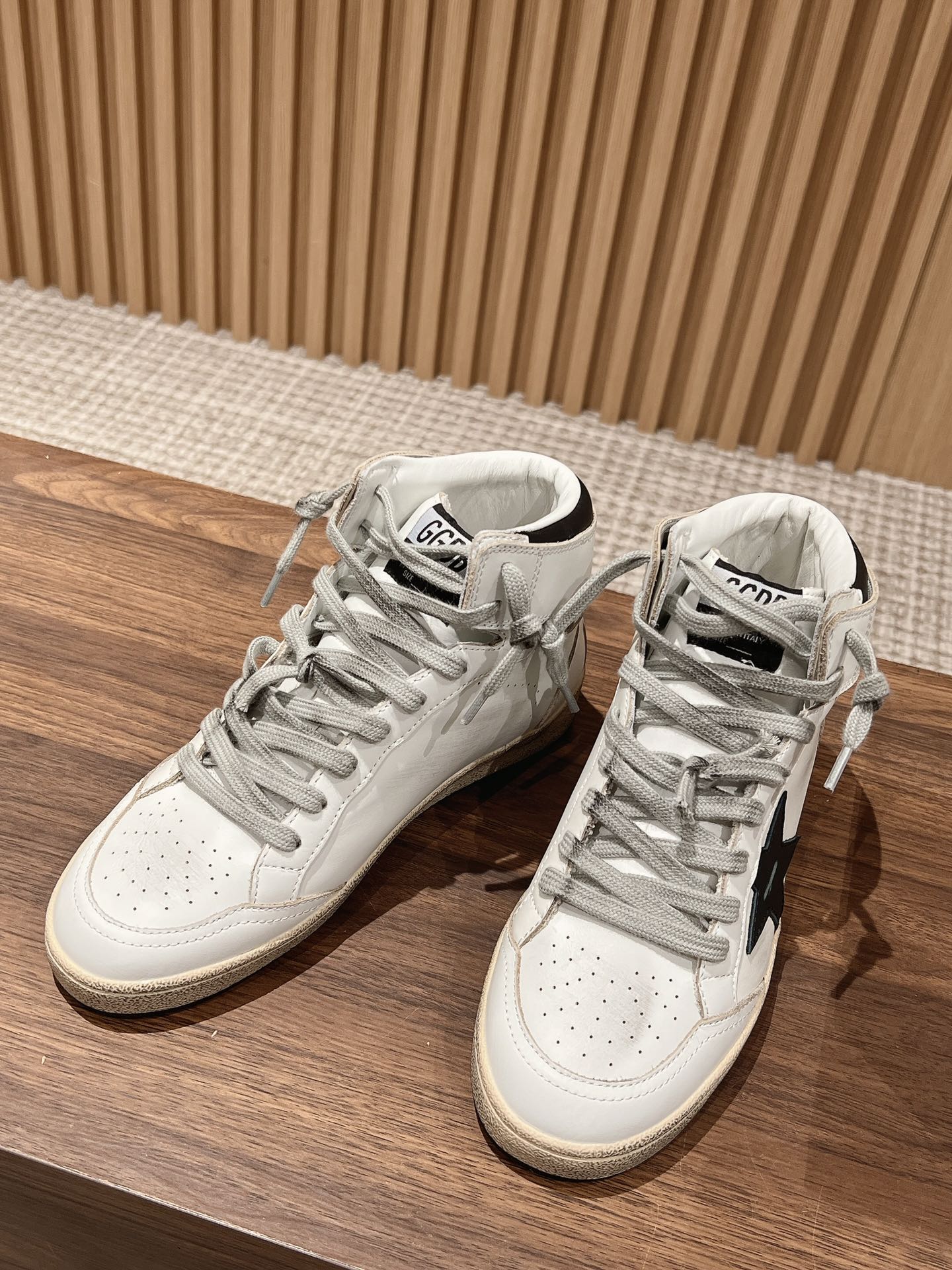 Golden Goose 2025 High-Top Sneaker White Black Cowhide 170577