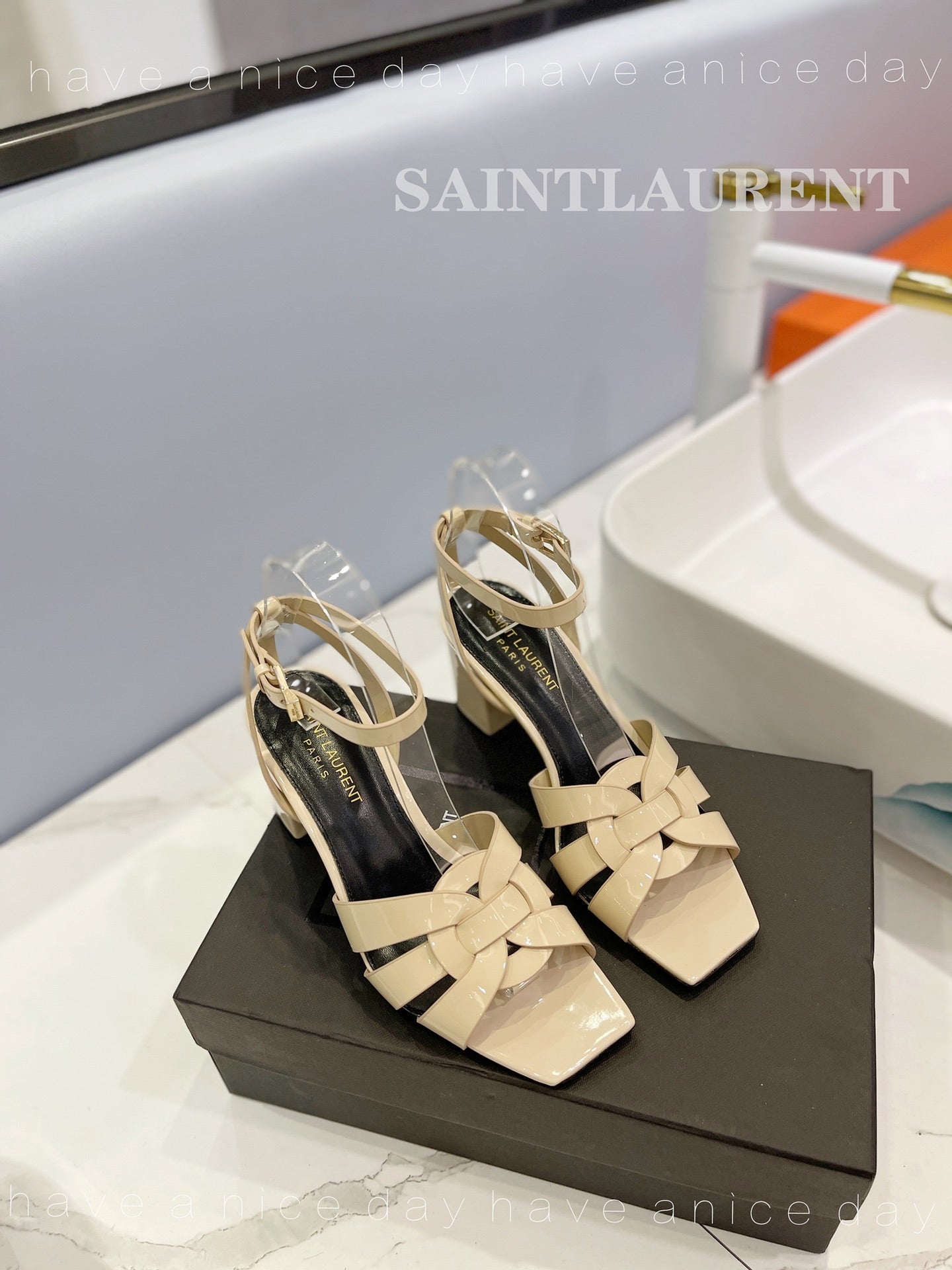 SL TRIBUTE SANDAL GLOSSY PASTEL YELLOW CALFSKIN