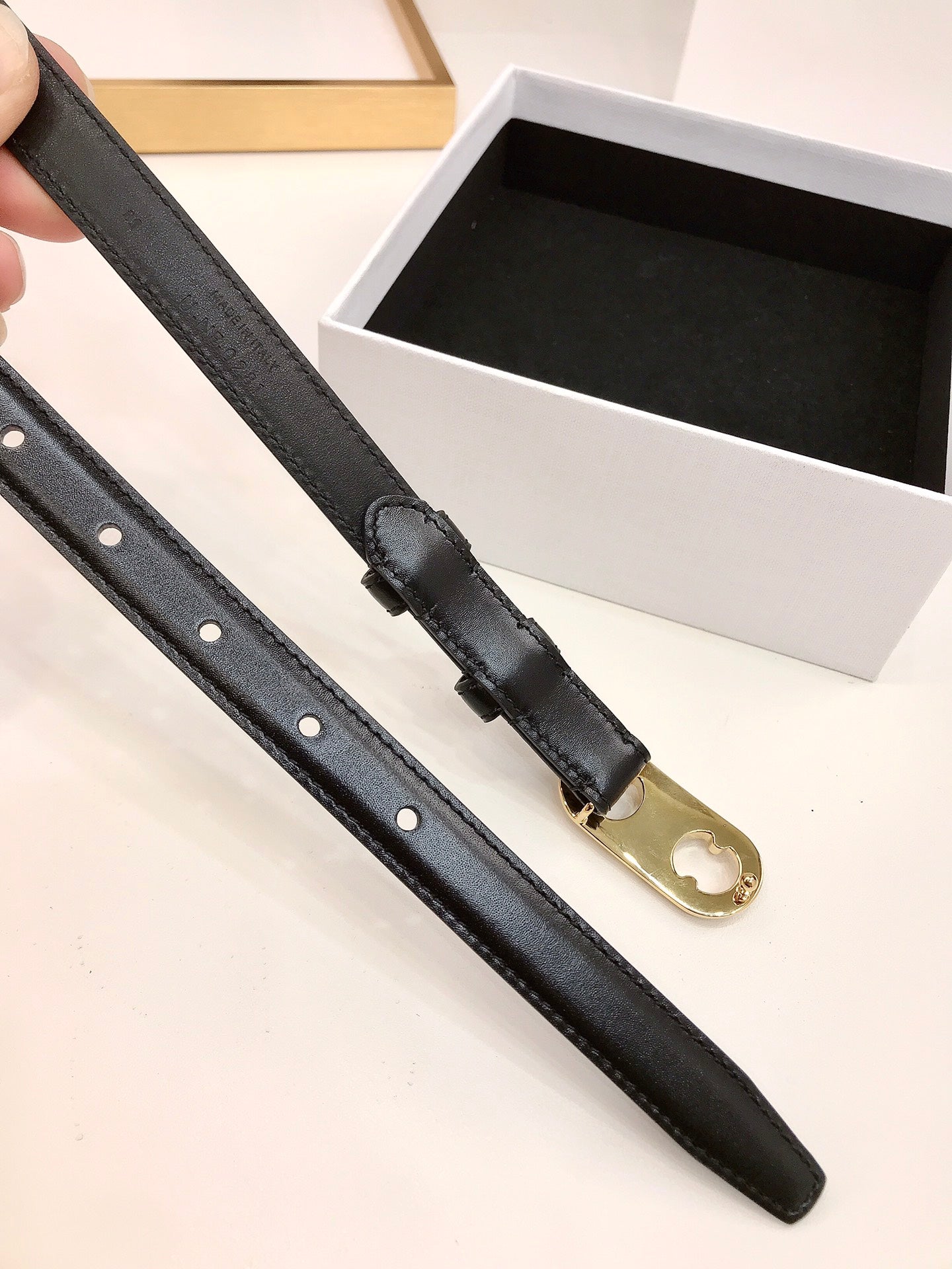 CL Gold 18mm Triomphe Enamel Black Cowhide 608384