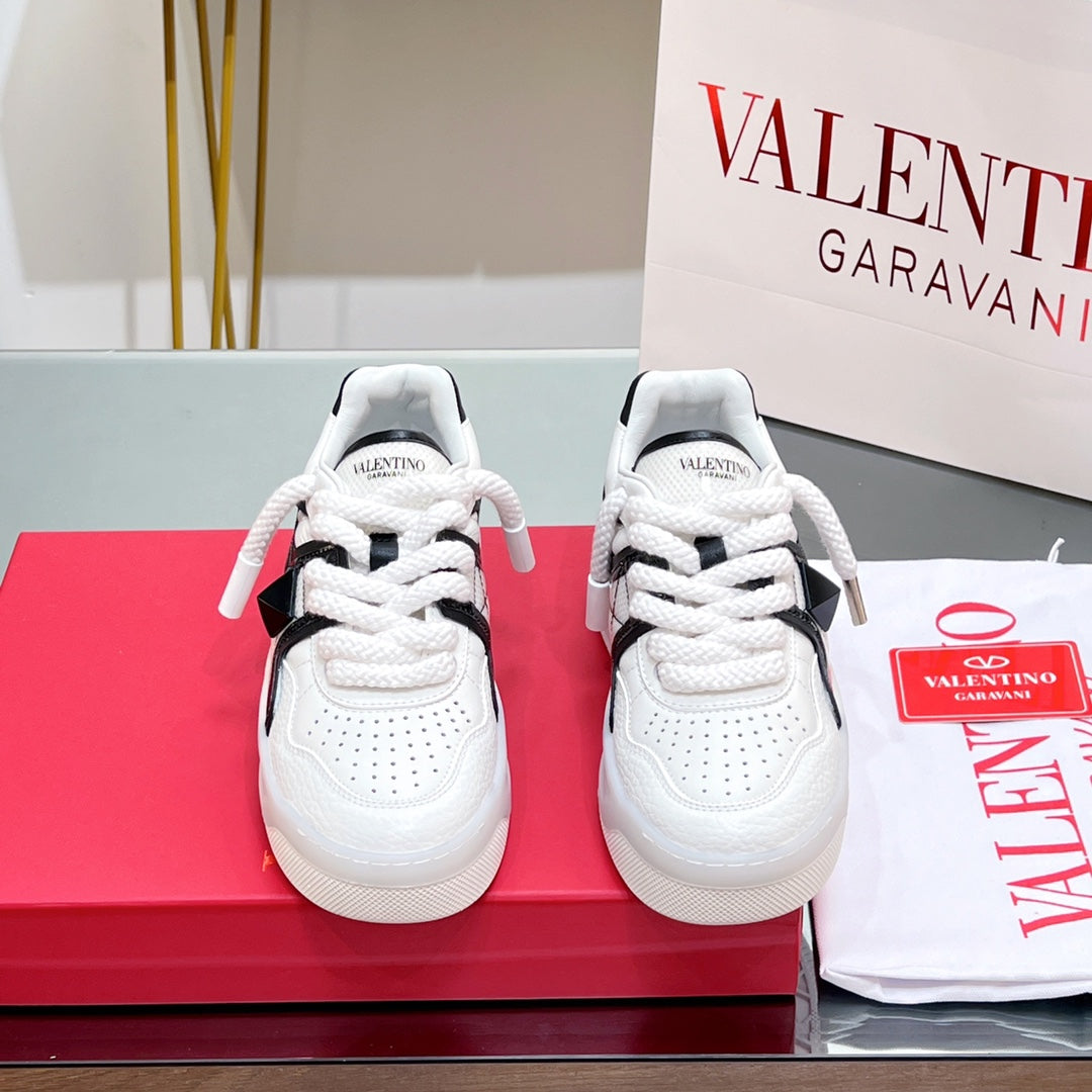 VT 2025 Garavani Sneakers White Black Cowhide Fabric 546992