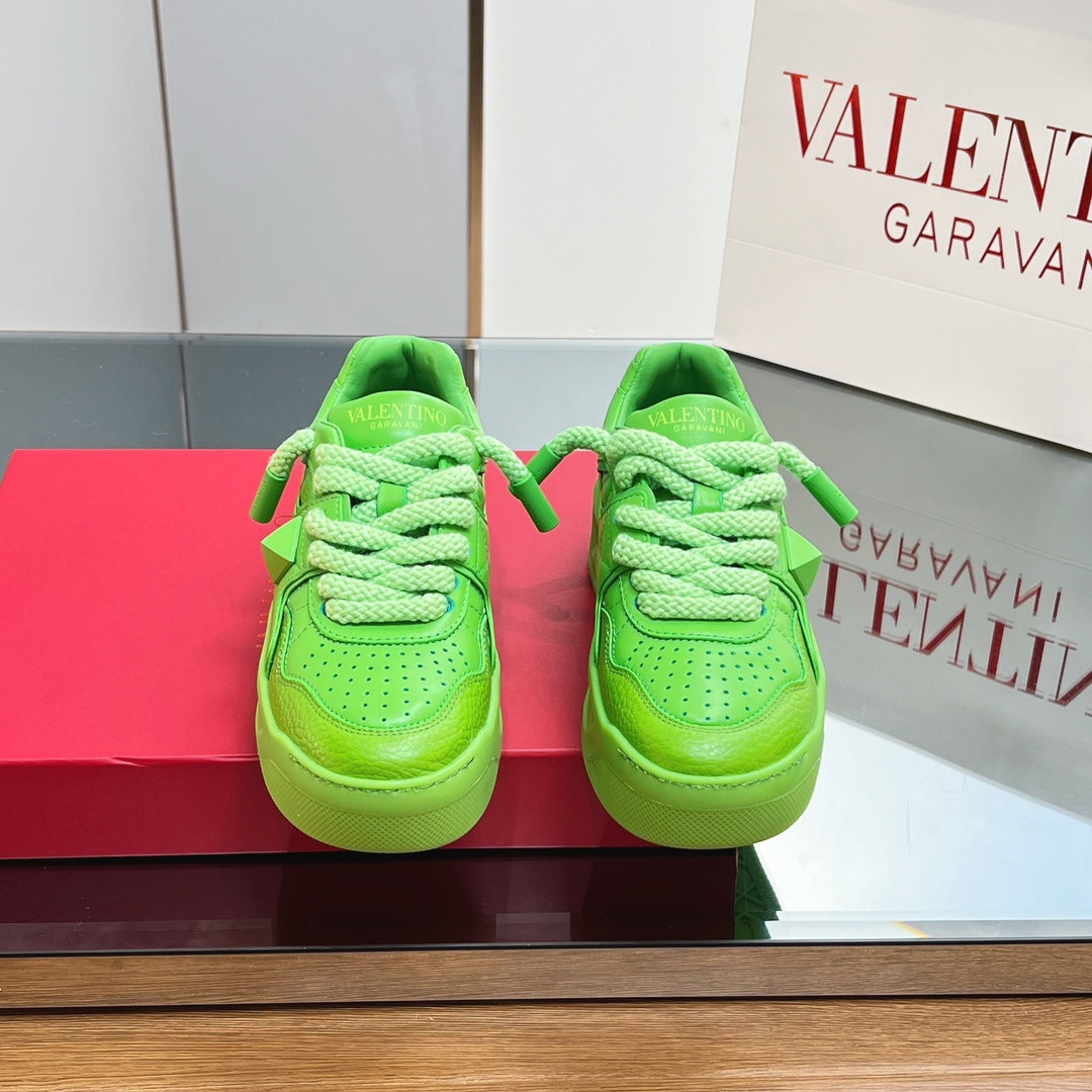 VT 2025 Garavani Sneakers Green Cowhide 546988