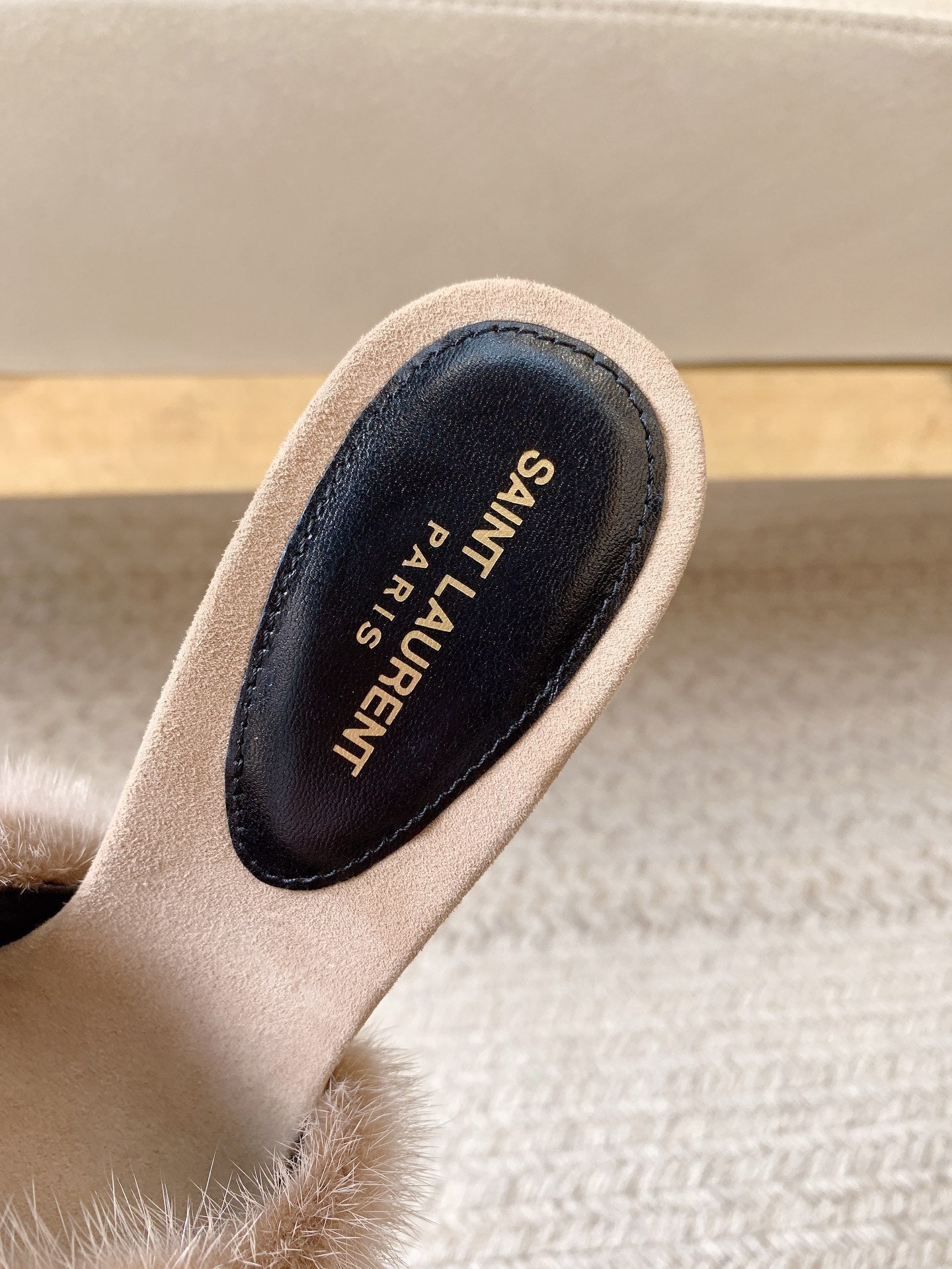 LA 16 HEELED MULES IN BEIGE RABBIT FUR AND SMOOTH LAMBSKIN