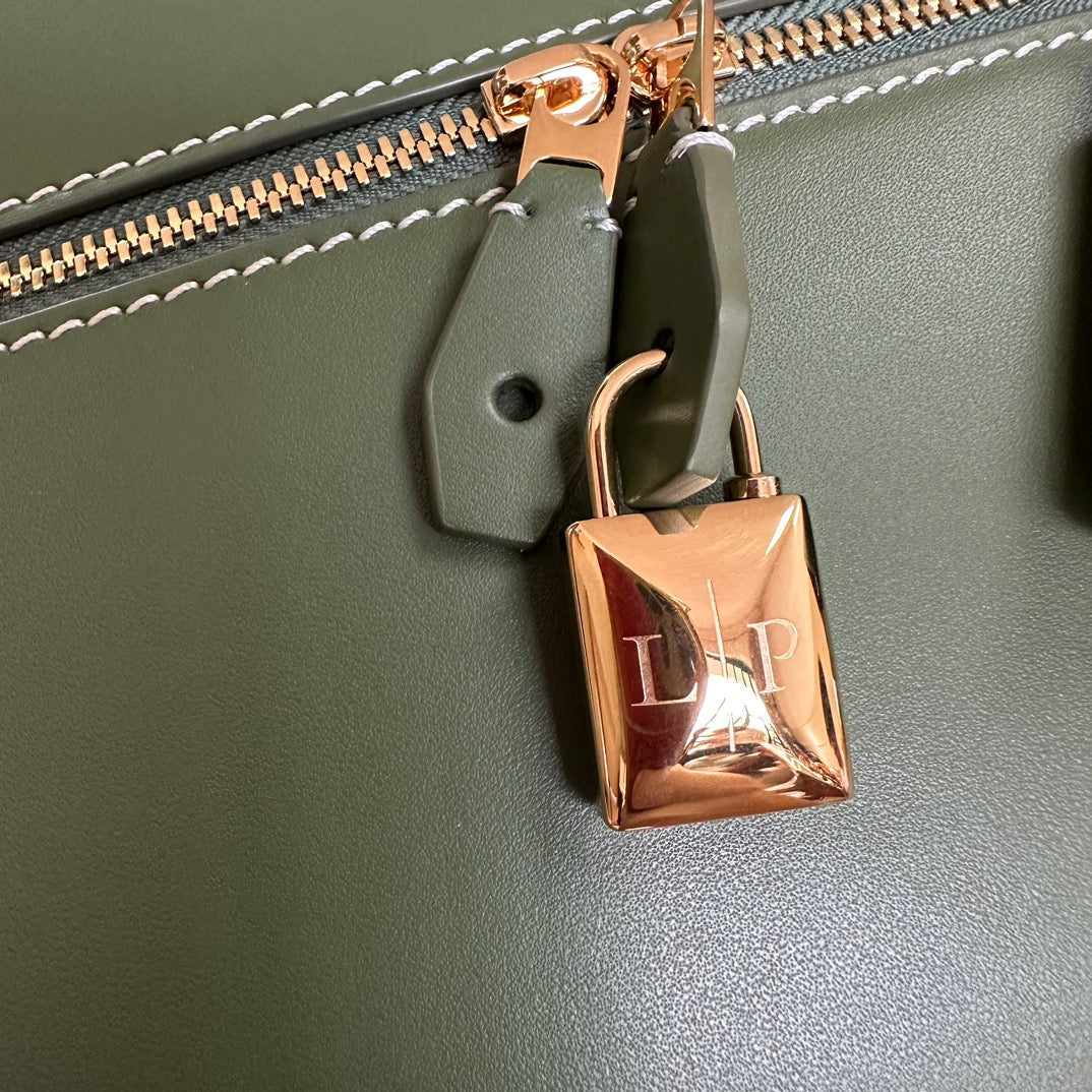 EXTRA BAG L27 IN JUNGLE GREEN SMOOTH CALFSKIN WITH GOLD HARDWARE