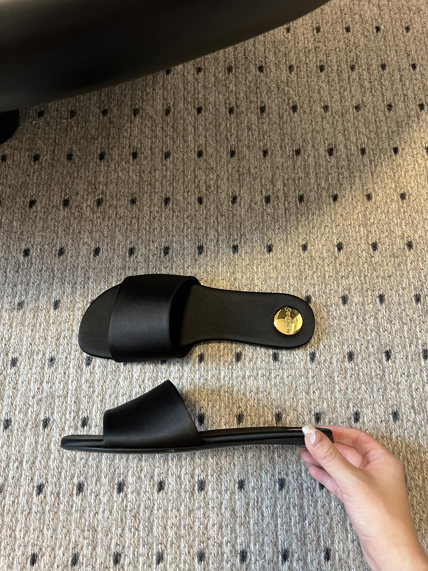 SL CARLYLE SLIPPERS BLACK SATIN