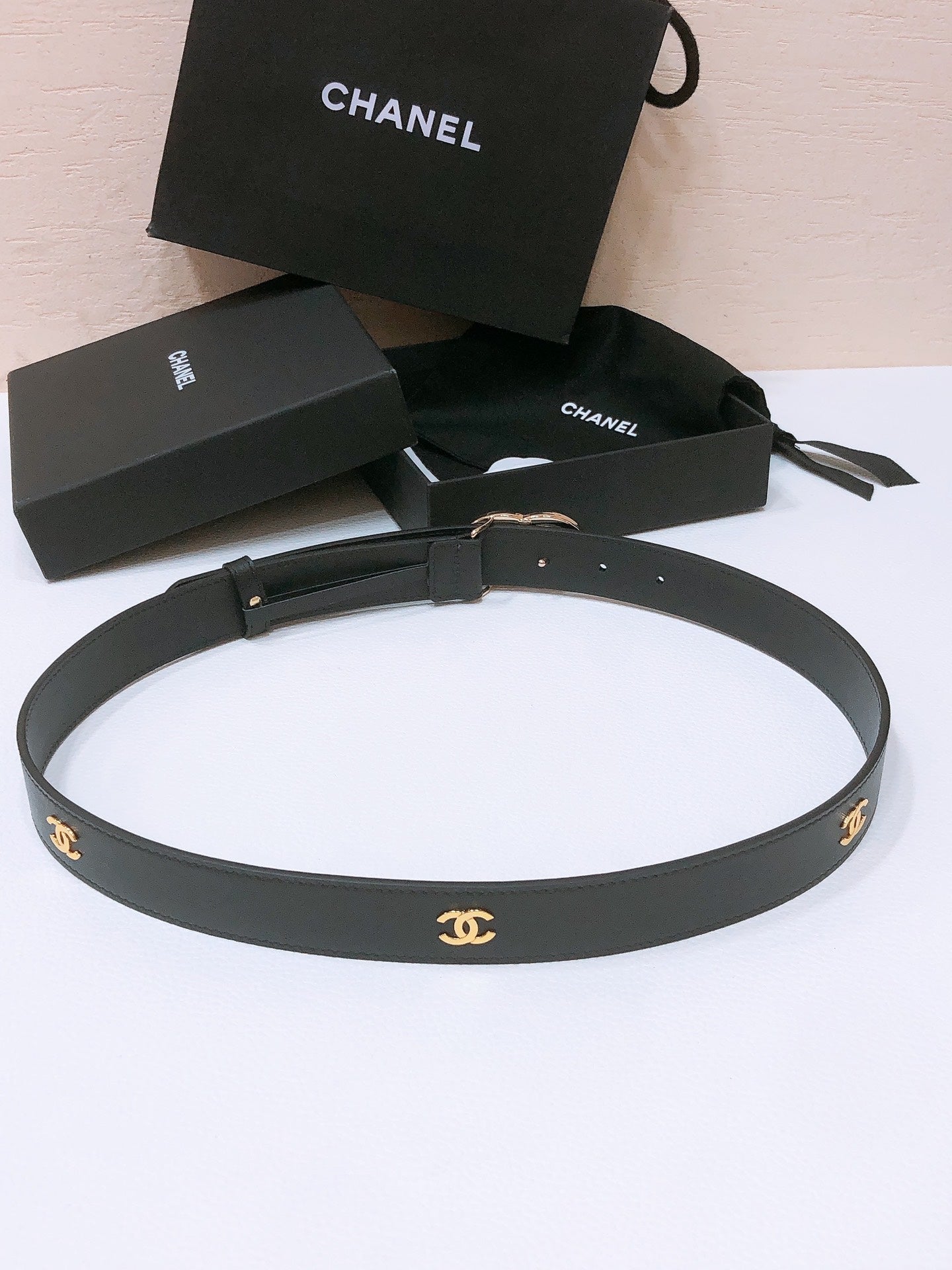 CHANEL BELT 3CM IN BLACK LAMBSKIN WITH GOLD HARDWARE LOGO