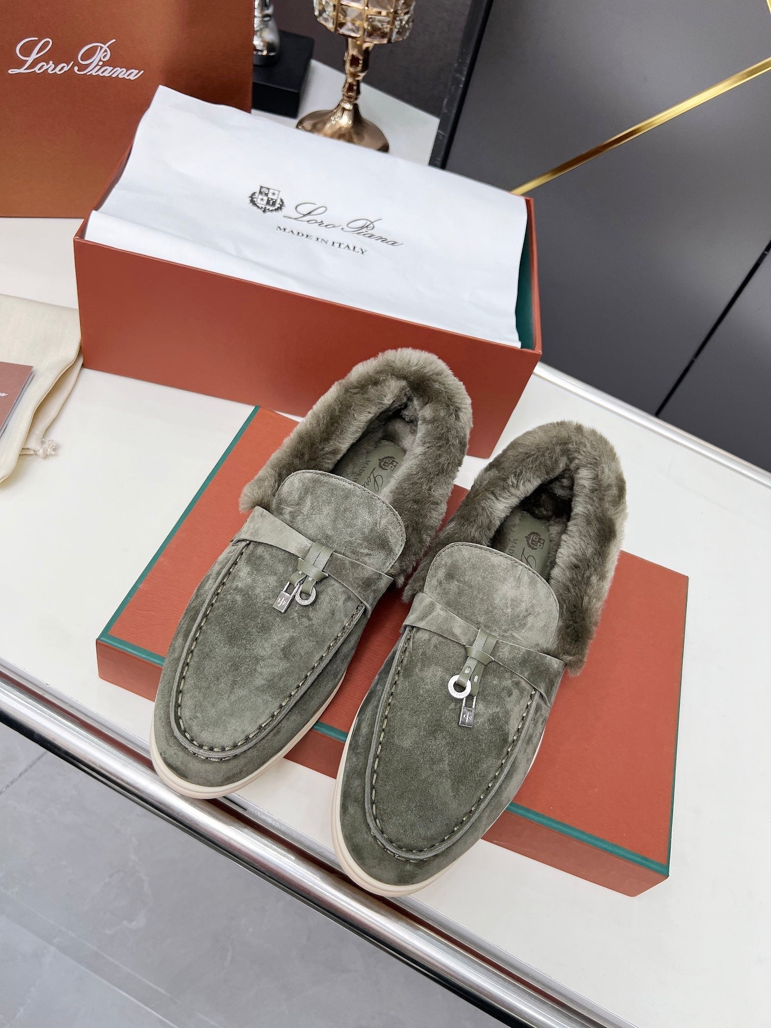 LP Summer Charm Walk Loafer Dark Grey Suede Lamb Fur