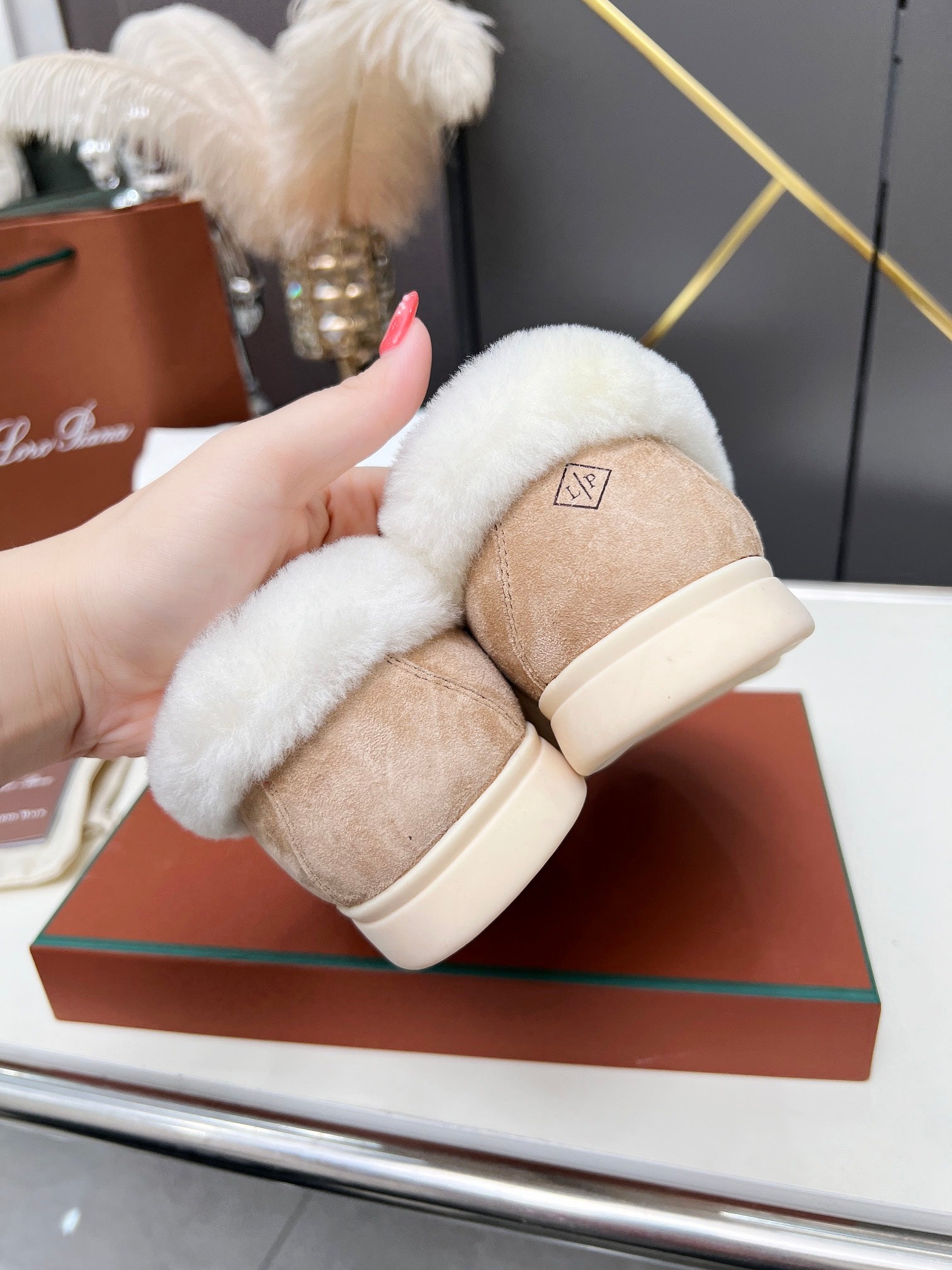 LP Summer Charm Walk Loafer Beige Suede Lamb Fur