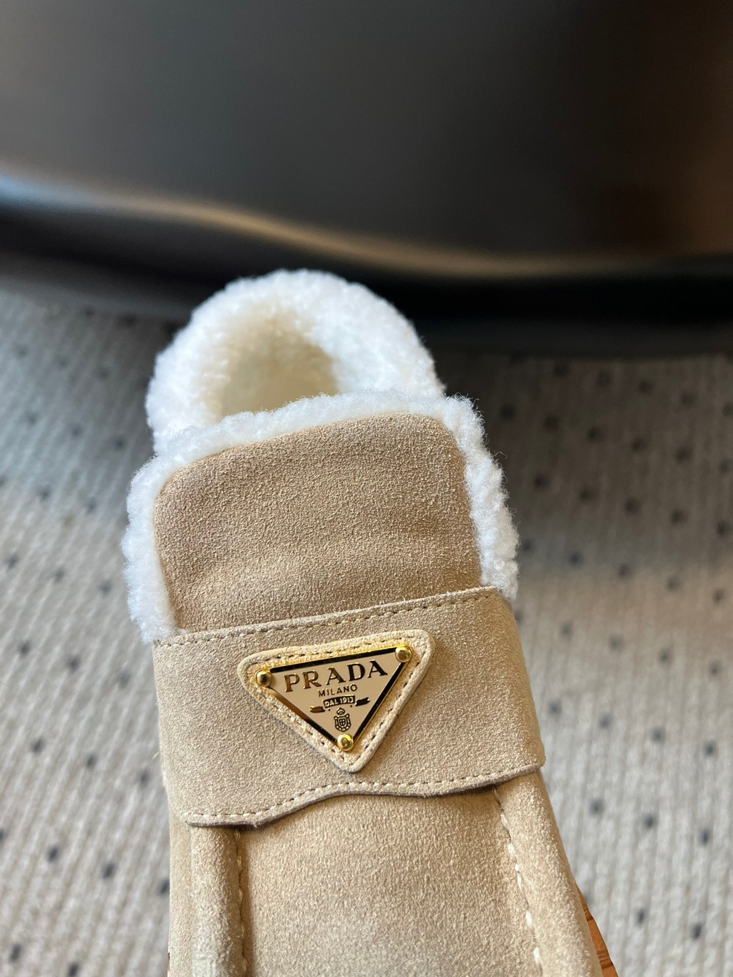 Prada 25s platform ankle boots beige suede and wool 538438