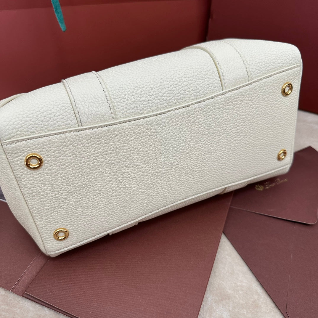 LOOM BAG 25 IN WHITE CALFSKIN WITH GOLD HARDWARE