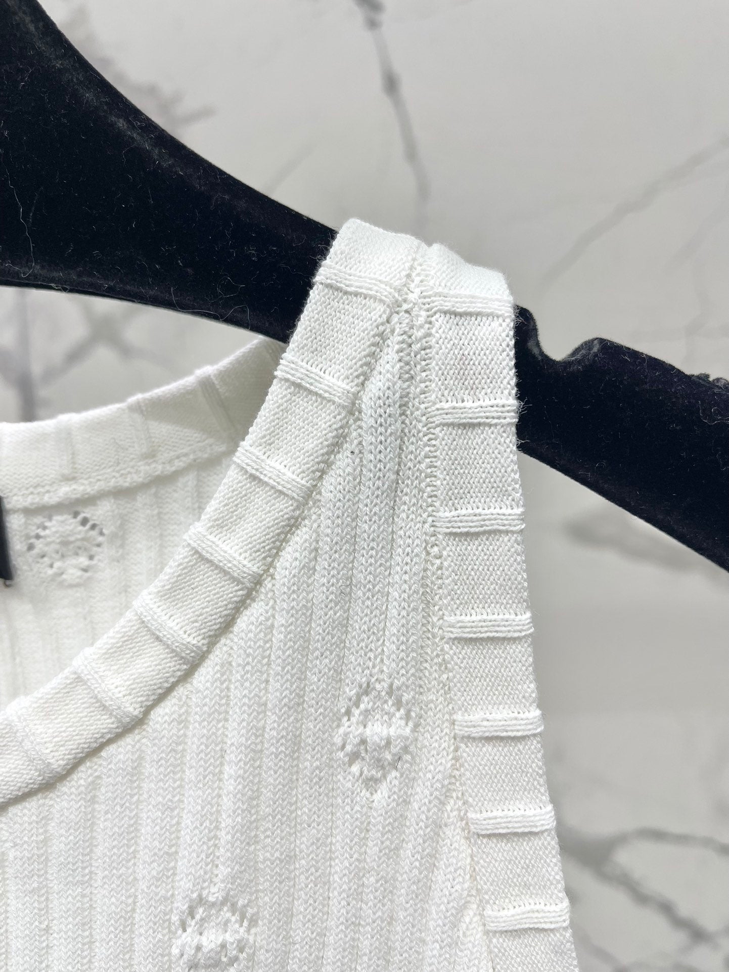 CC White Knitted Fabric Vest