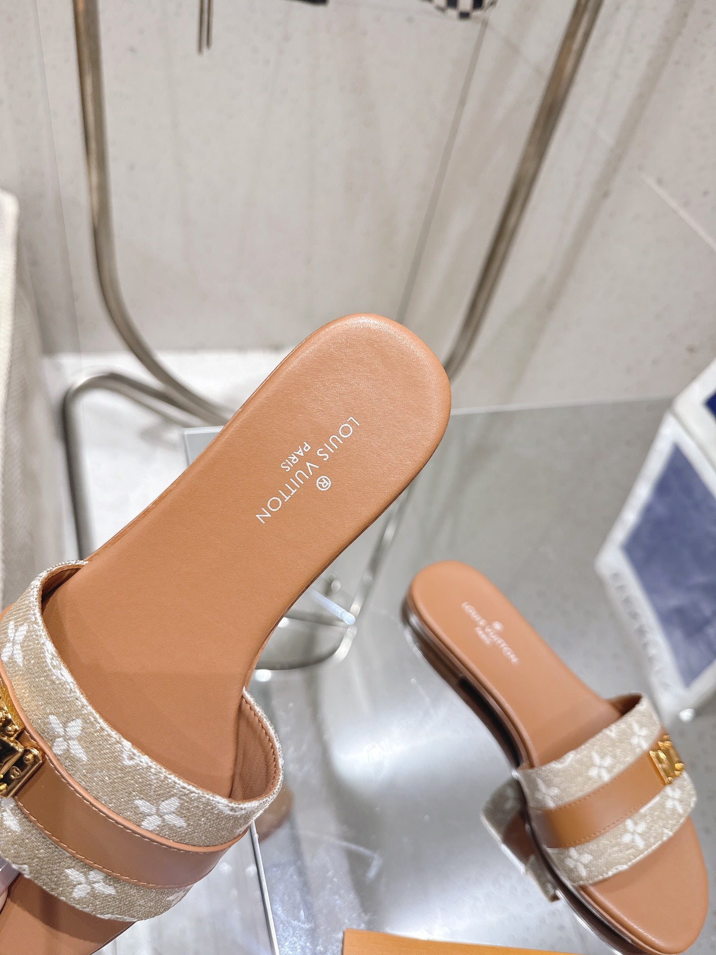 LV Flat Mules pairs raffia brown monogram cowhide 383724