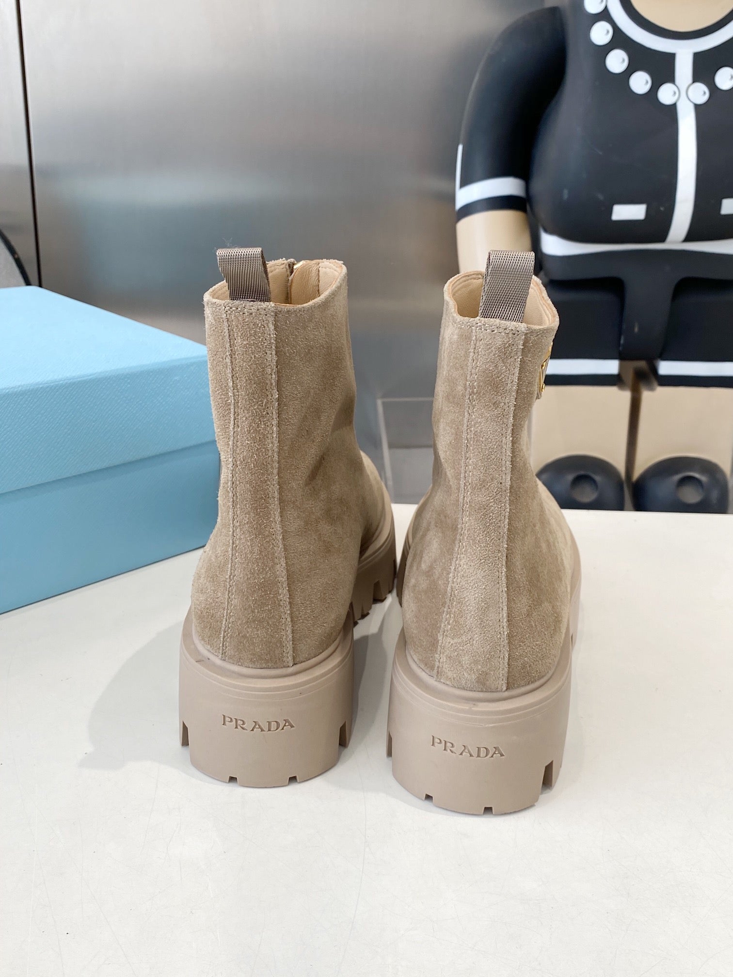 PRA classic slip-on boots beige suede 479022