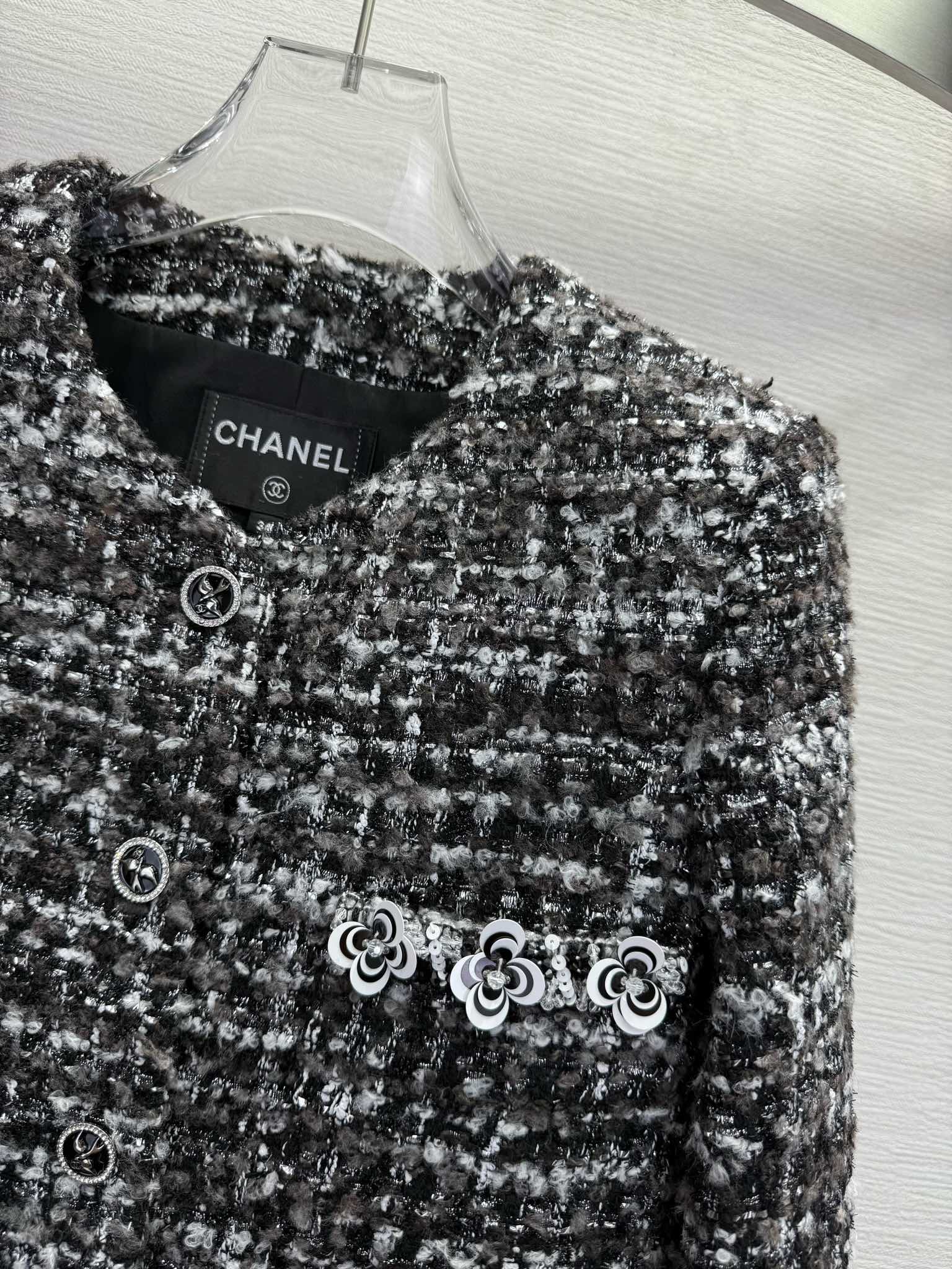Chanel 25 Jacket Black White Wool 313875