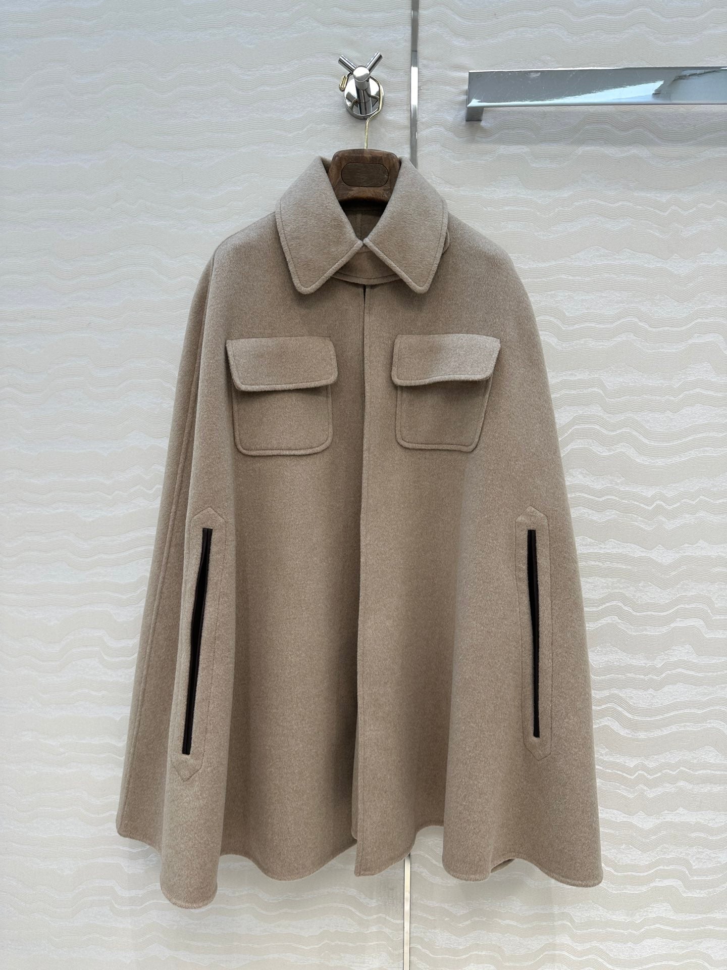 LP 25 Gilda Cape Light Beige Cashmere Wool 314023