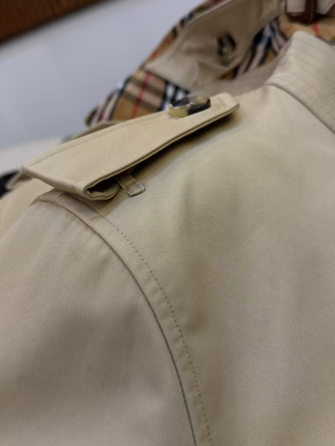 Mid-length Kensington Heritage Trench Coat Beige