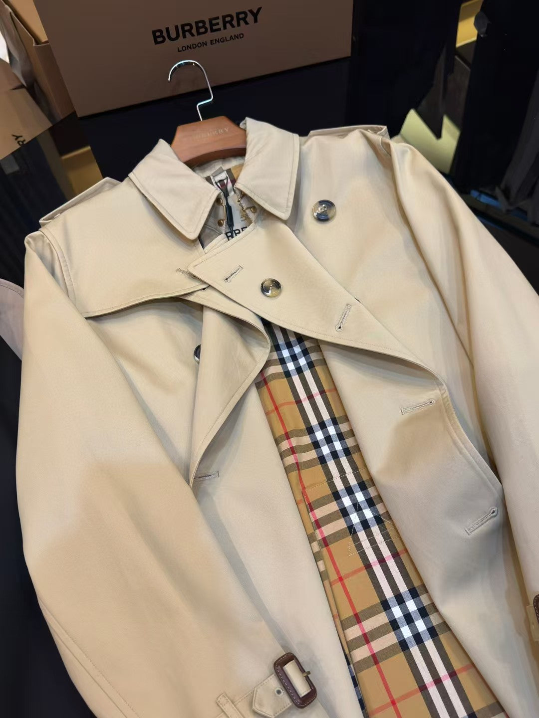 Mid-length Kensington Heritage Trench Coat Beige