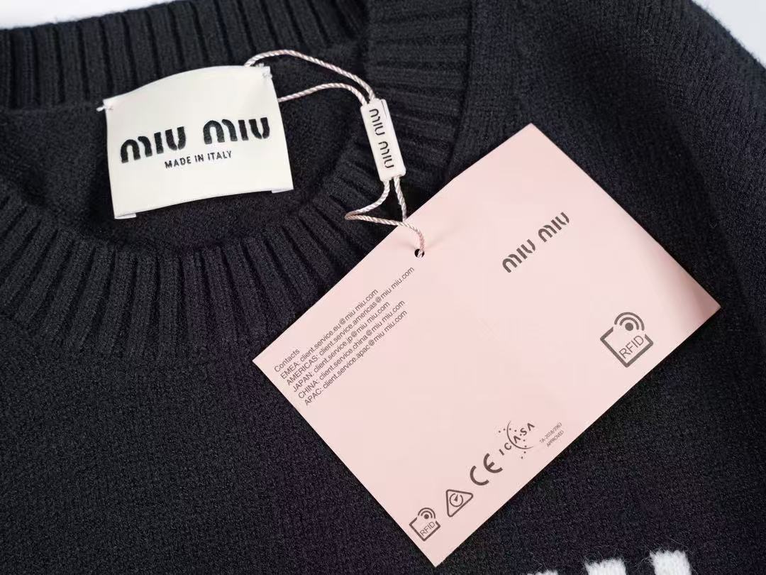 Miu Black Sweater