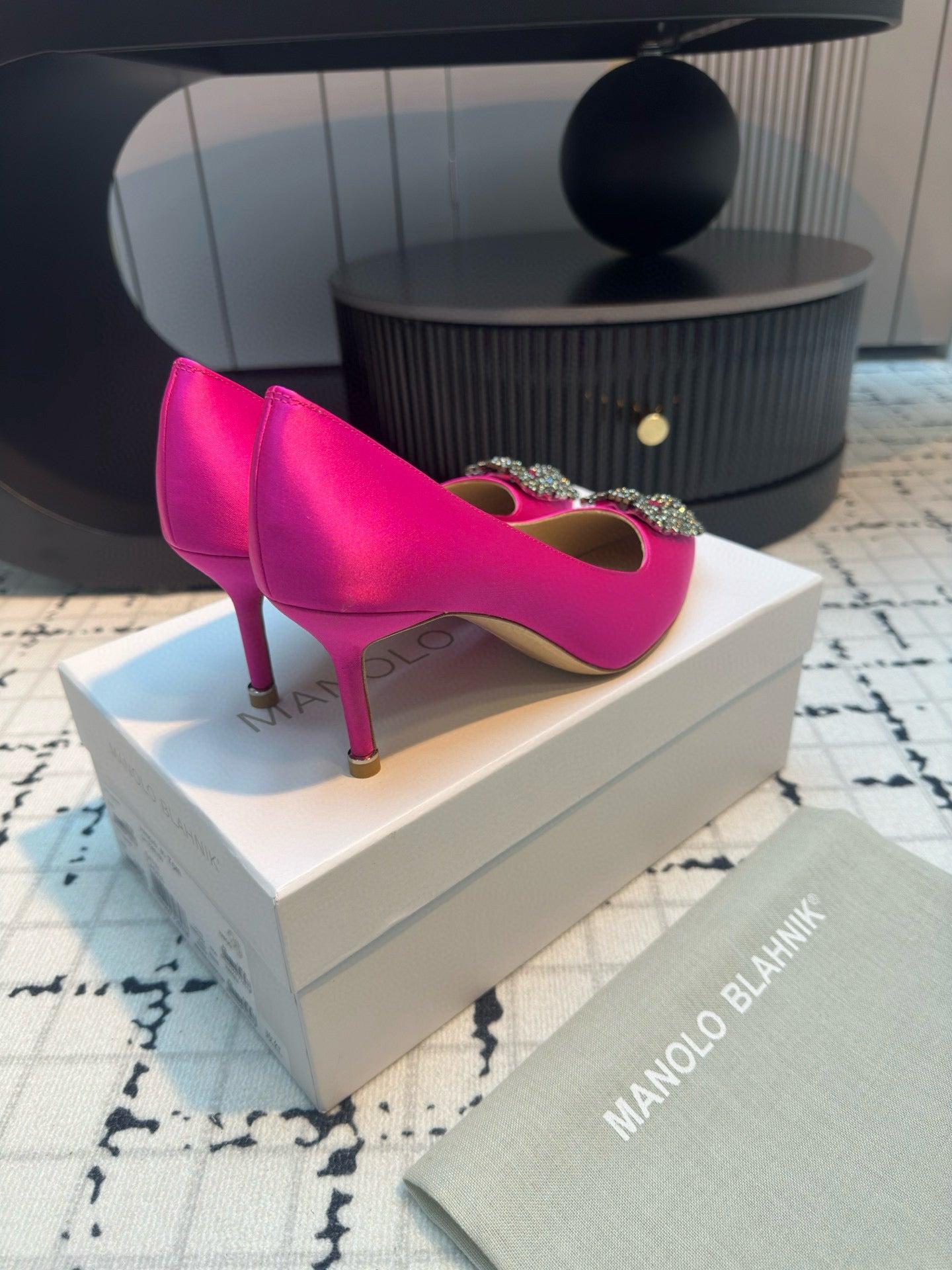 Manolo Blahnik Hangisi Pink Satin