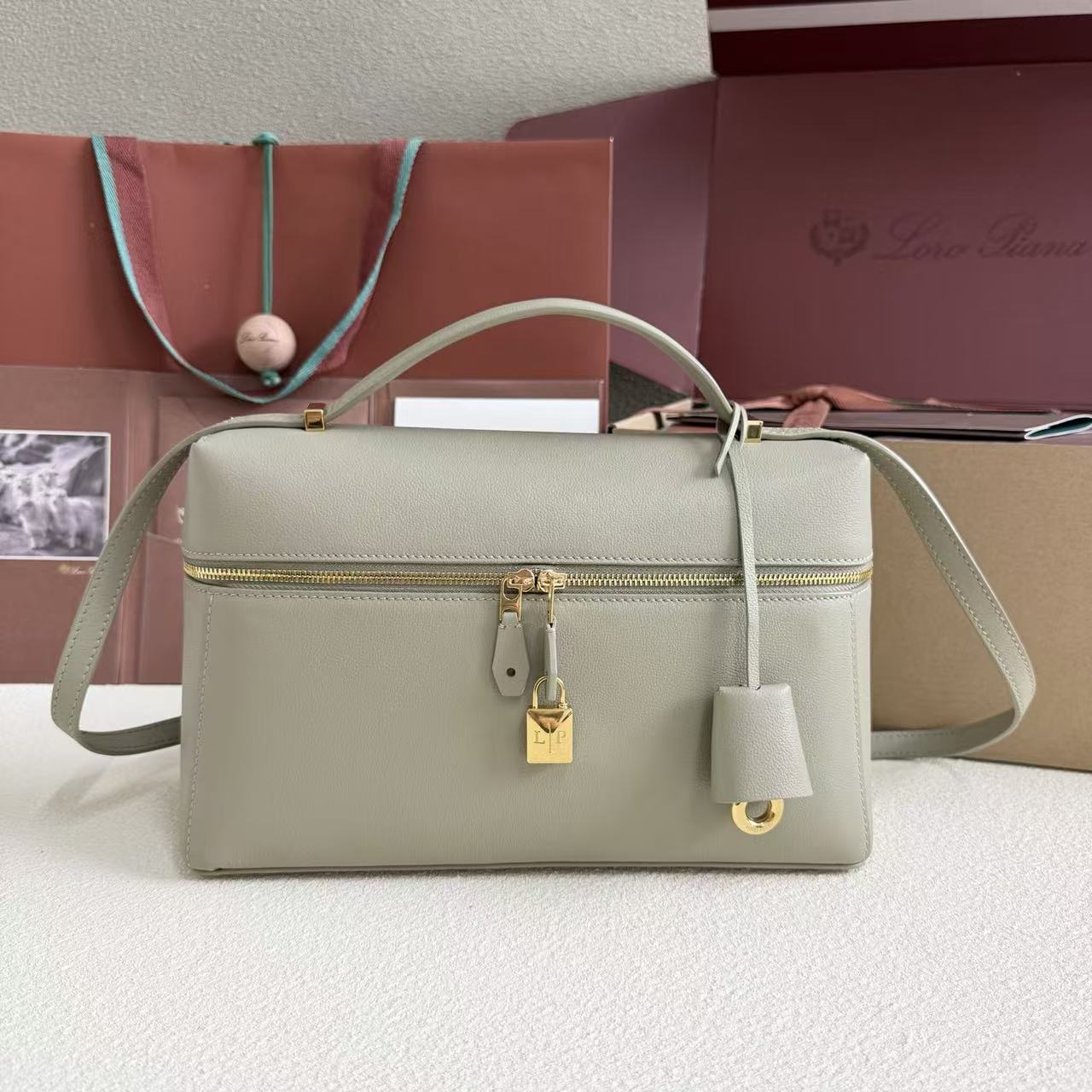 LP Extra Bag 27 Light Green Calfskin