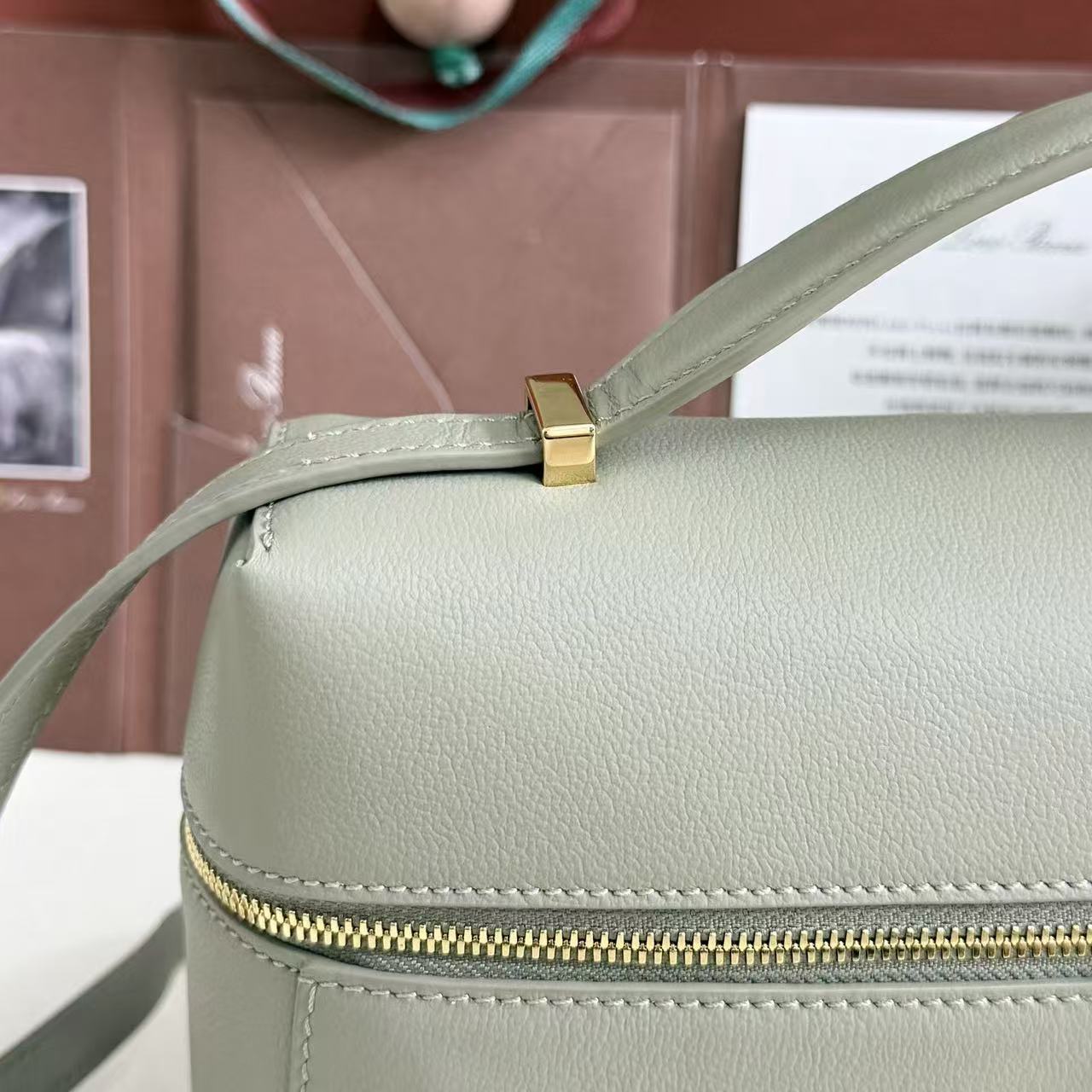 LP Extra Bag 27 Light Green Calfskin
