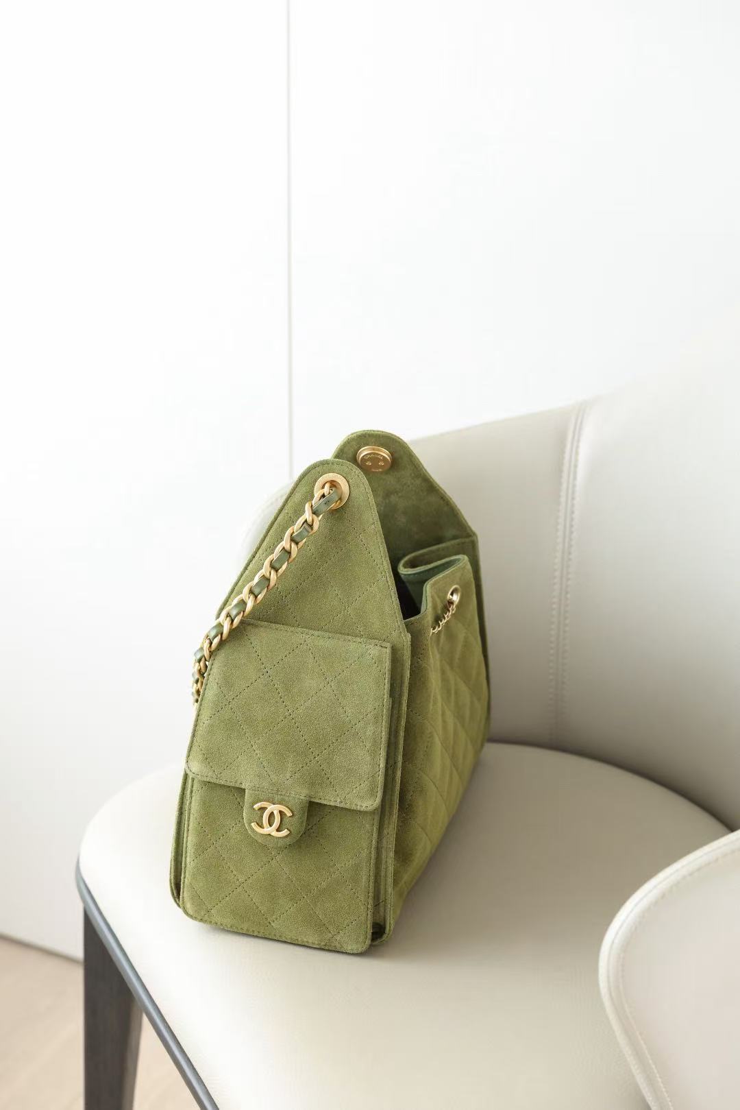 CC 2025 Hobo Bag 30cm Matcha Green Suede