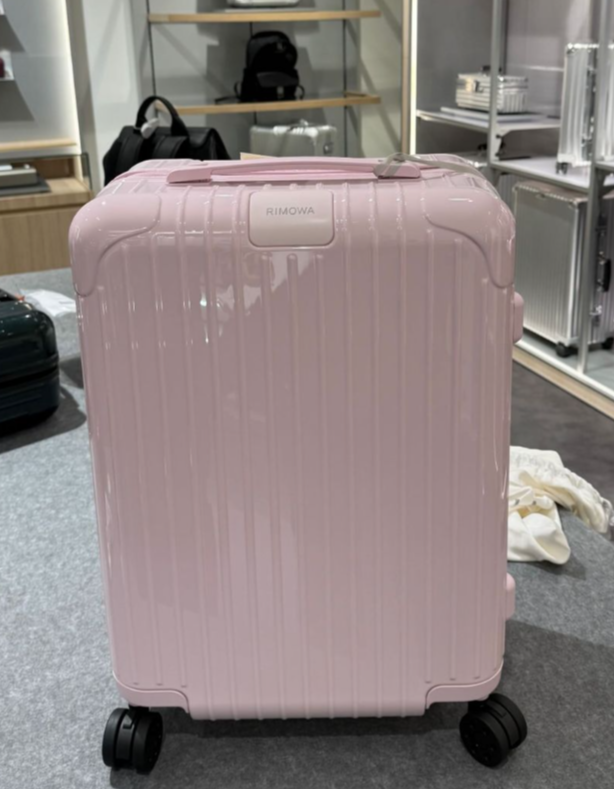 Rimowa 2025 Essential Suitcase Pink Polycarbonate