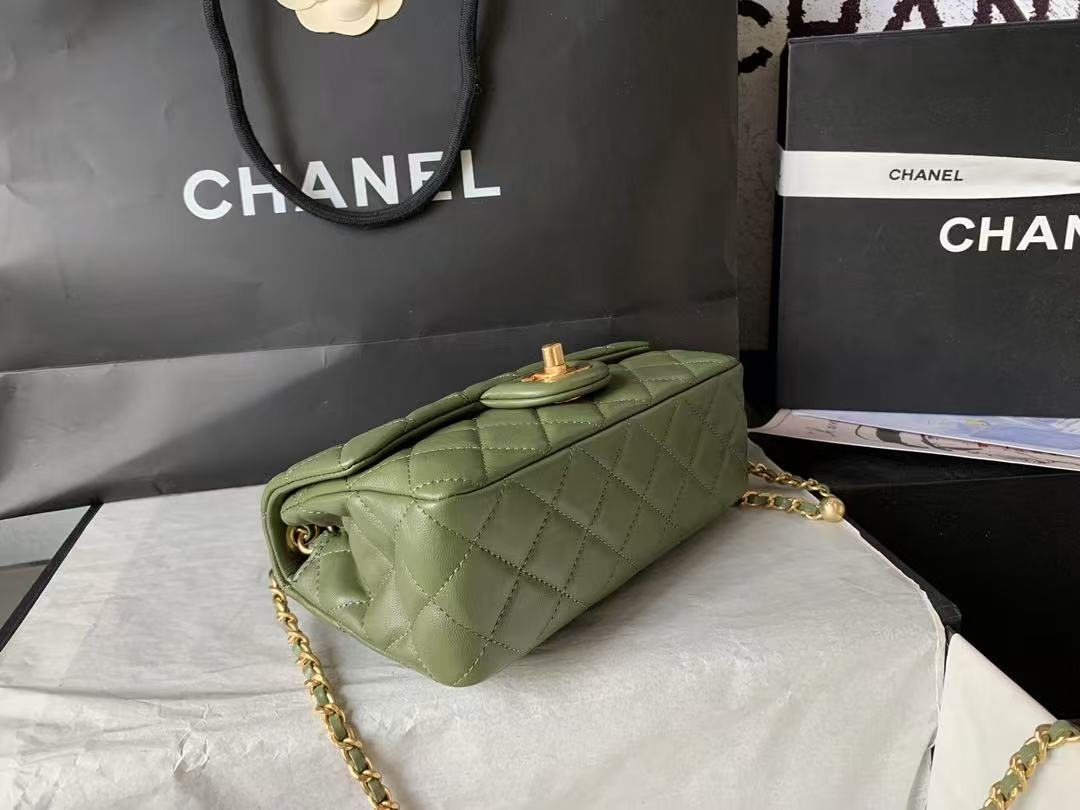Chanel 25 Pearl Crush Square Flap Bag 20cm Dark Green Lambskin